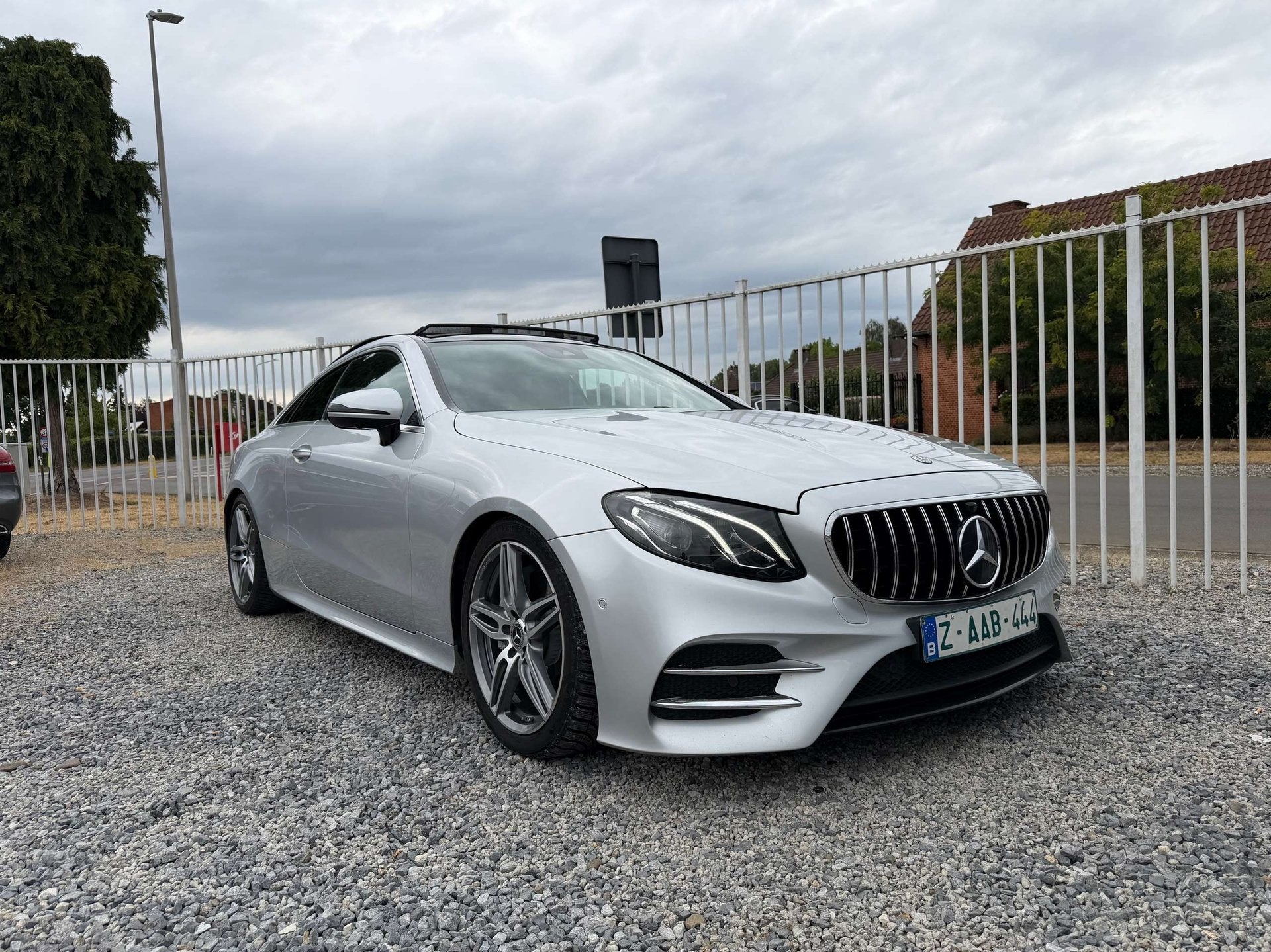 Mercedes-Benz E 200 Coupe E 200, Autos, Argent ou Gris, Achat, Entreprise, Noir