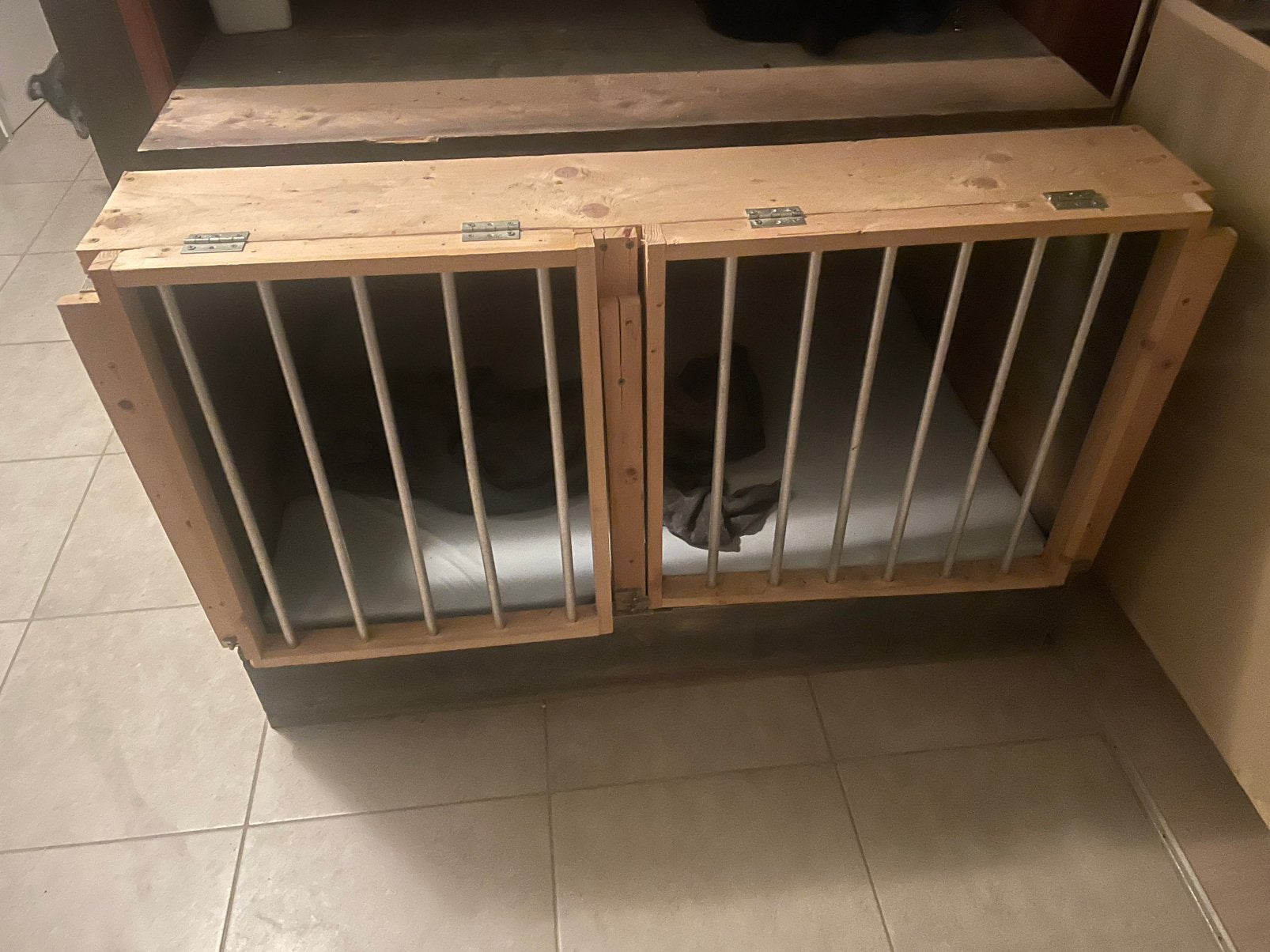 Honden hok + matras, Ophalen, Zo goed als nieuw