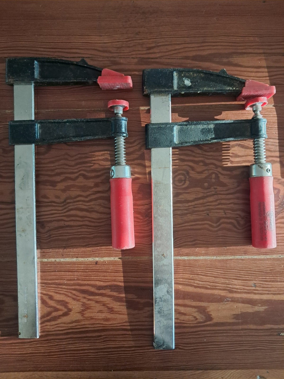 2 lijmklemmen tot 30 cm., Ophalen, Gebruikt, Klem