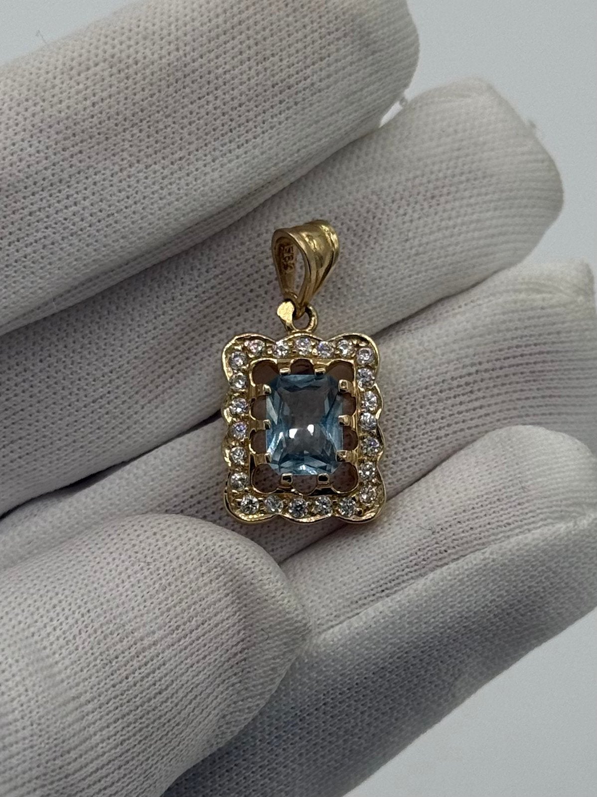14K Gouden Hanger met Diamanten & Blauwe Aquamarijn – 585, Overige voorstellingen, Ophalen of Verzenden, Zo goed als nieuw, Met edelsteen