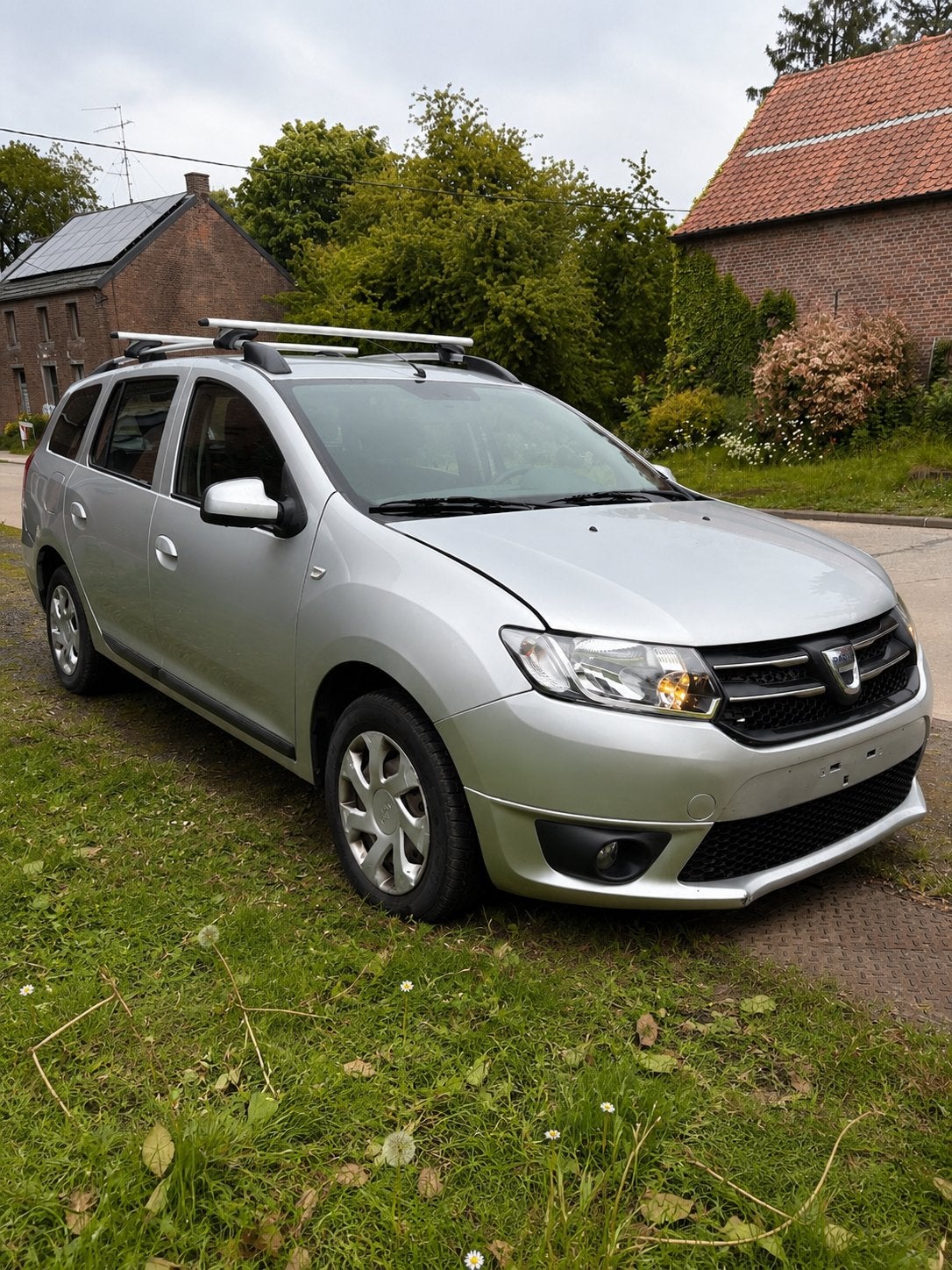 Dacia Logan-auto, Auto's, Dacia, Particulier, Logan, Dakrails, Benzine, Euro 5, Handgeschakeld, Ophalen