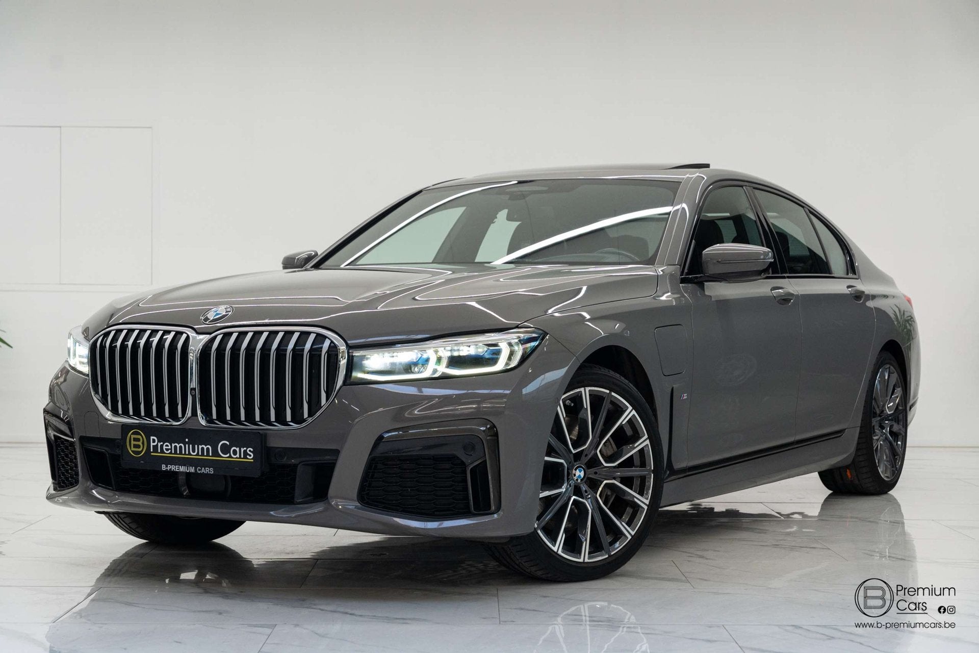 BMW 745 e M pack Individual/FULL OPTIONS!/Laser/ACC/360/, Achat, Entreprise, 6 cylindres, 2635 kg