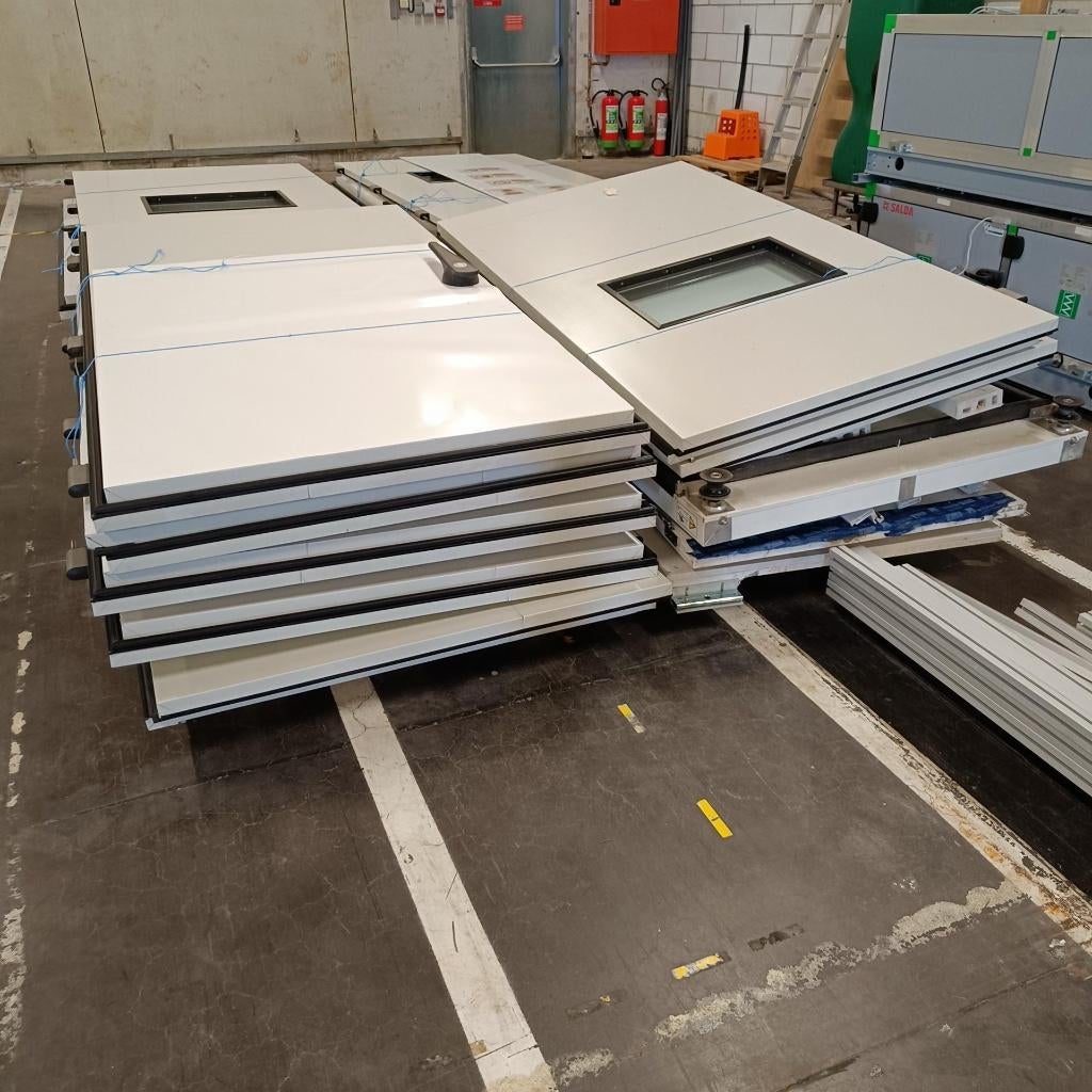 frigopanelen en deuren, Ophalen