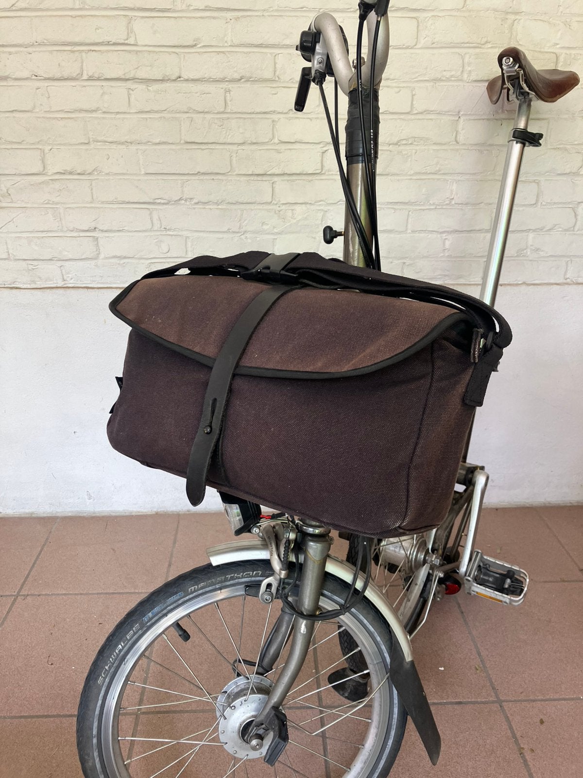 Brompton tas — waxed canvas & leder, Fietsen en Brommers, Fietsaccessoires | Fietstassen, Ophalen, Gebruikt