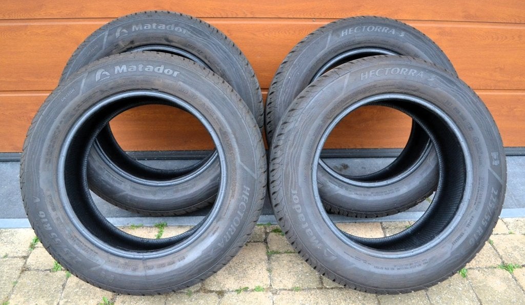 Matador hectorra 3. 225/55 R16 95V. Als nieuw. 4 stuks, Auto-onderdelen, Banden en Velgen, Ophalen, 16 inch, Nieuw, Band(en)