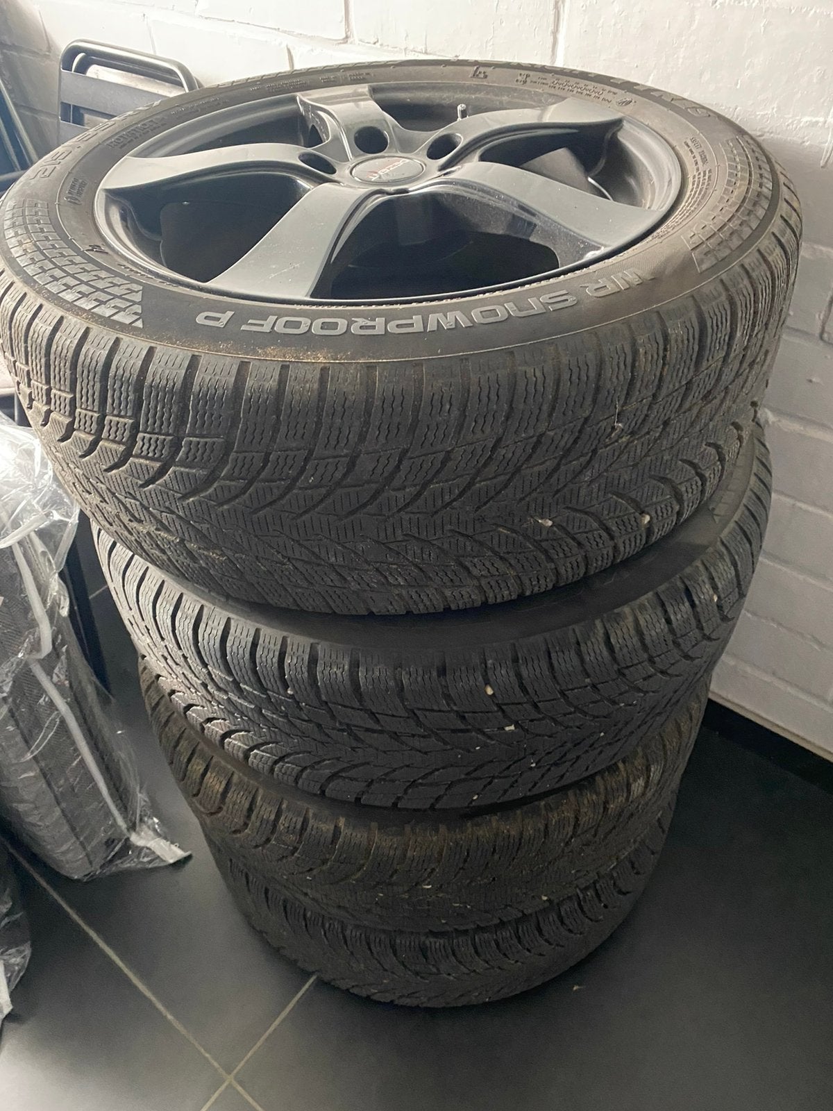 Nokian Winterbanden op velg, Auto diversen, Ophalen, Zo goed als nieuw