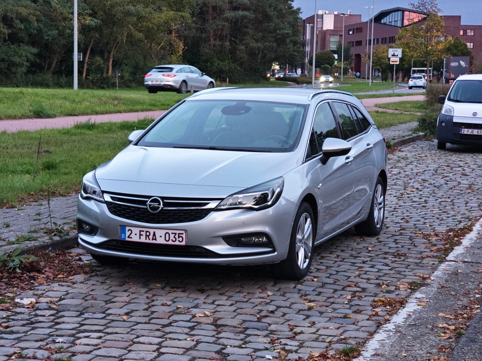 Opel Astra 1.6 cdti luxe uitvoering, Autos, Opel, Cuir, Argent ou Gris, Euro 6, Noir