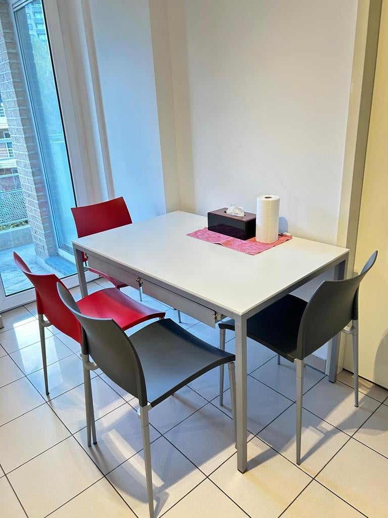 Table de cuisine et 4 chaises, Huis en Inrichting, Ophalen, Gebruikt, 100 tot 150 cm, 50 tot 100 cm