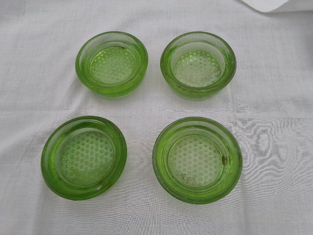 4 Oude glazen kachelvoetjes, Huis en Inrichting, Ophalen of Verzenden