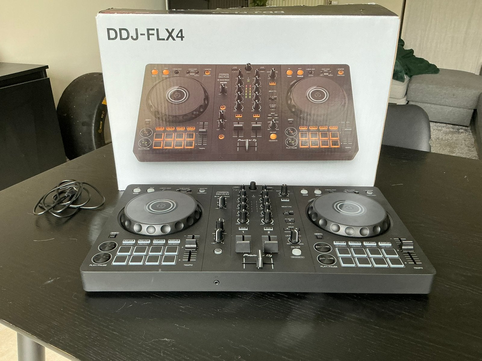 DDJ-FLX 4, Muziek en Instrumenten, Dj-sets en Draaitafels, Ophalen, Zo goed als nieuw