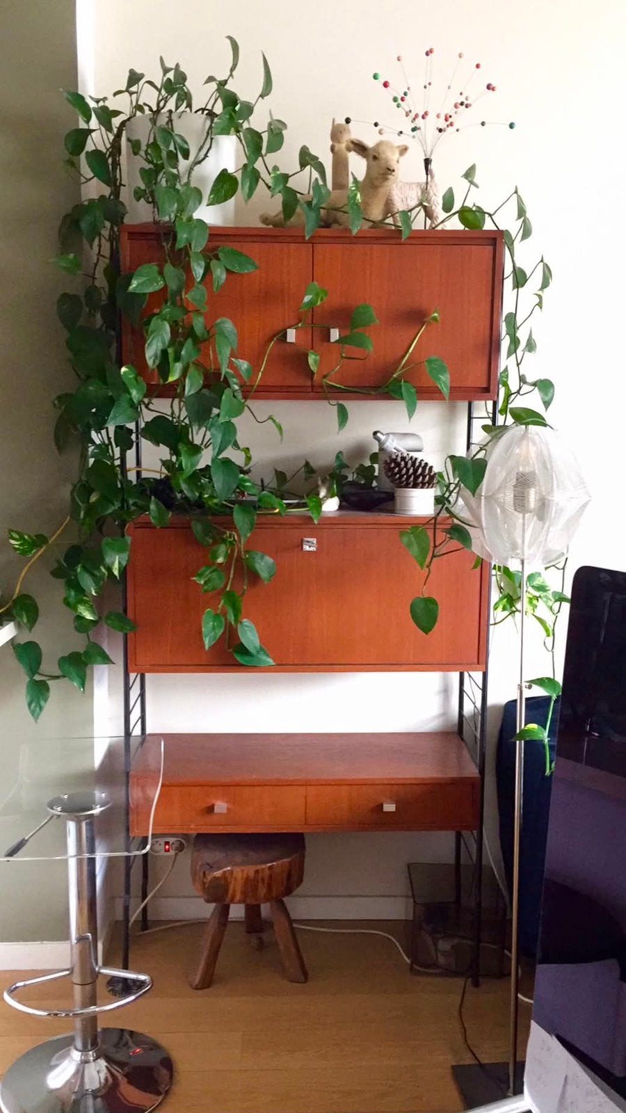 Vintage kast in 3 delen, fineerhout, beschadigd, Antiek en Kunst, Ophalen