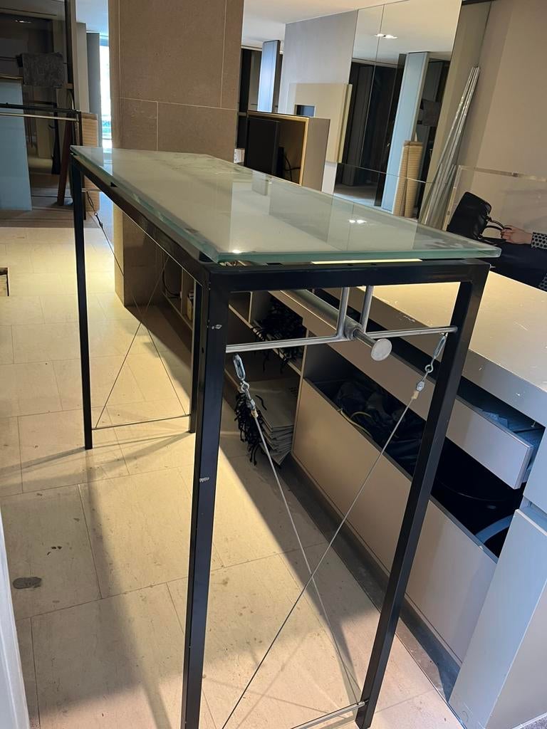 Presentatie tafel met hangrek, Ophalen, Gebruikt