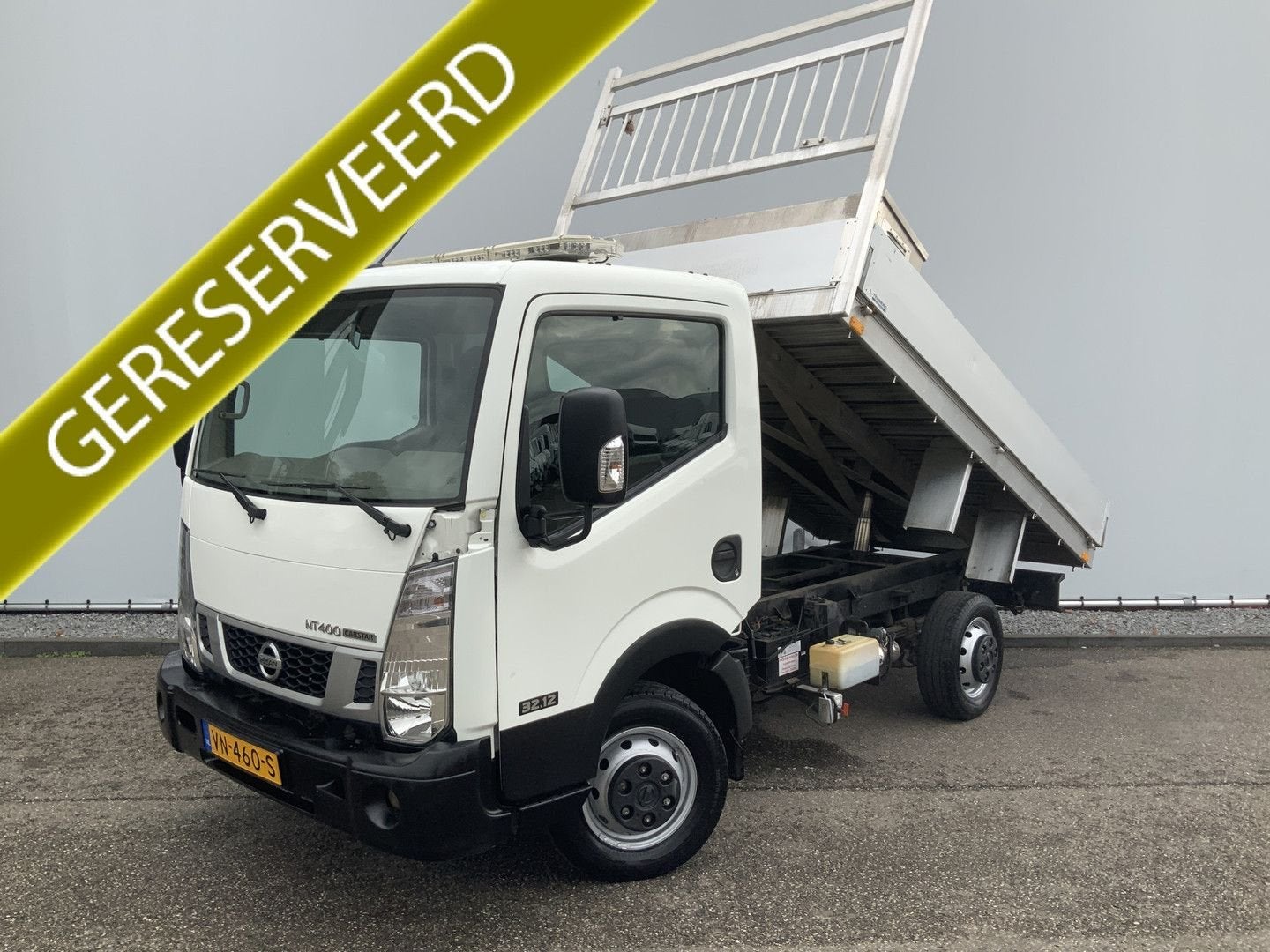 Nissan NT400 32.12 2.5 dCi 250 Kipper Trekhaak 2000 kg 3 Zit, Wit, Bedrijf, ABS, 249 g/km