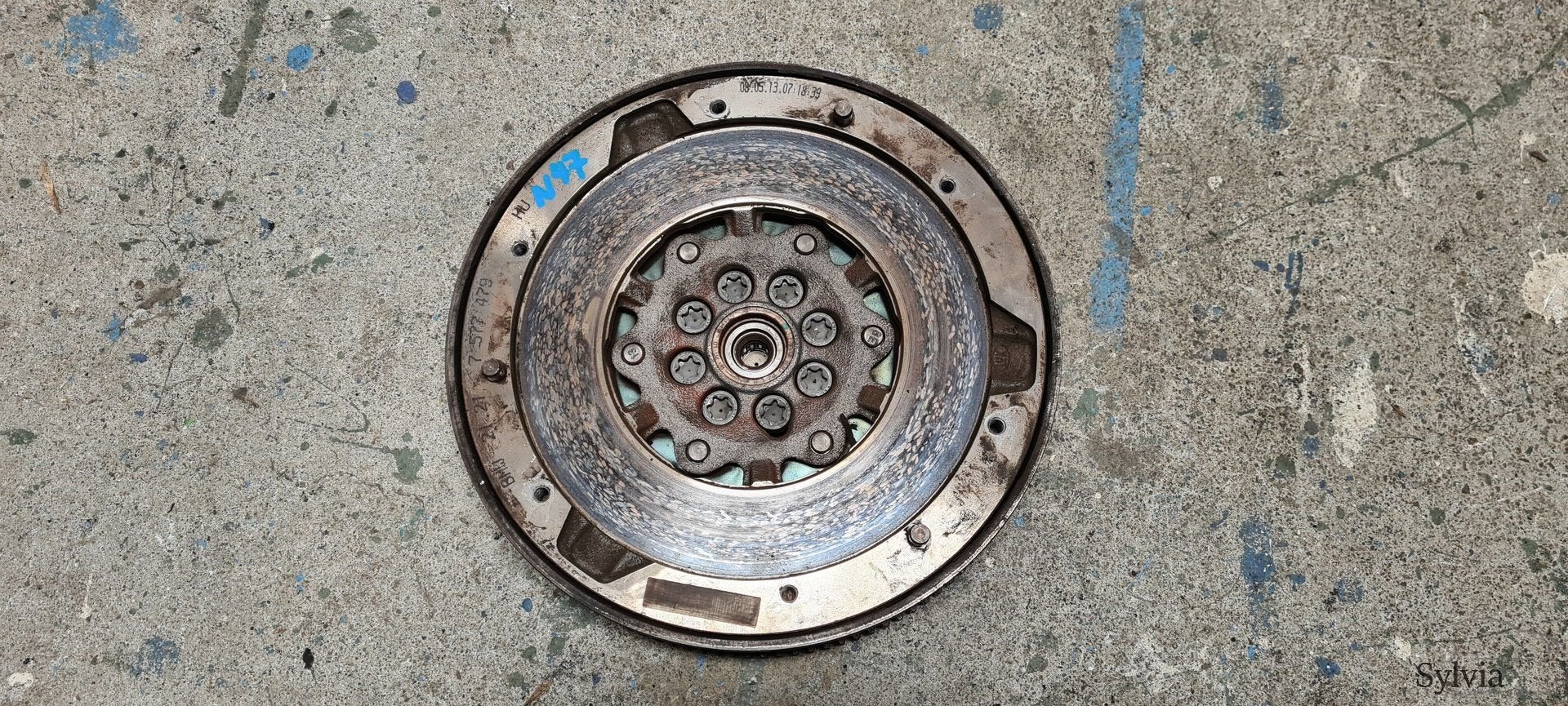 Dubbelmassa Vliegwiel  BMW 1 / 3 / 5 motorcode  N47D20 75774, Gebruikt, -, -, Ophalen of Verzenden