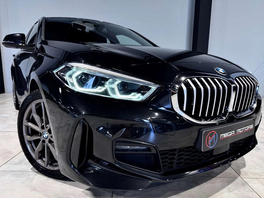 BMW 1 Serie 116 d 116CV PACK M"+SHADOW CLiM NAVi CARPLAY CUi, Auto's, https://public.car-pass.be/vhr/aa7ad9ff-298a-4735-8599-5194297f4a24