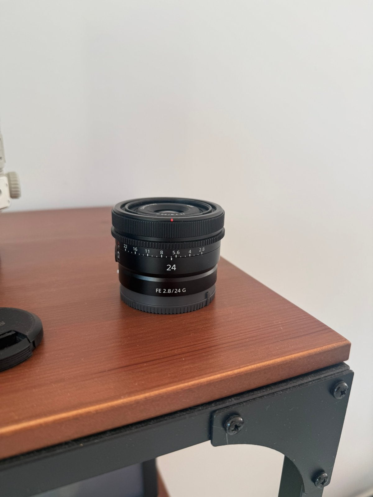 Sony 24mm f2.8, Audio, Tv en Foto, Foto | Lenzen en Objectieven, Sony E-mount, Sony, Ophalen of Verzenden, Zo goed als nieuw