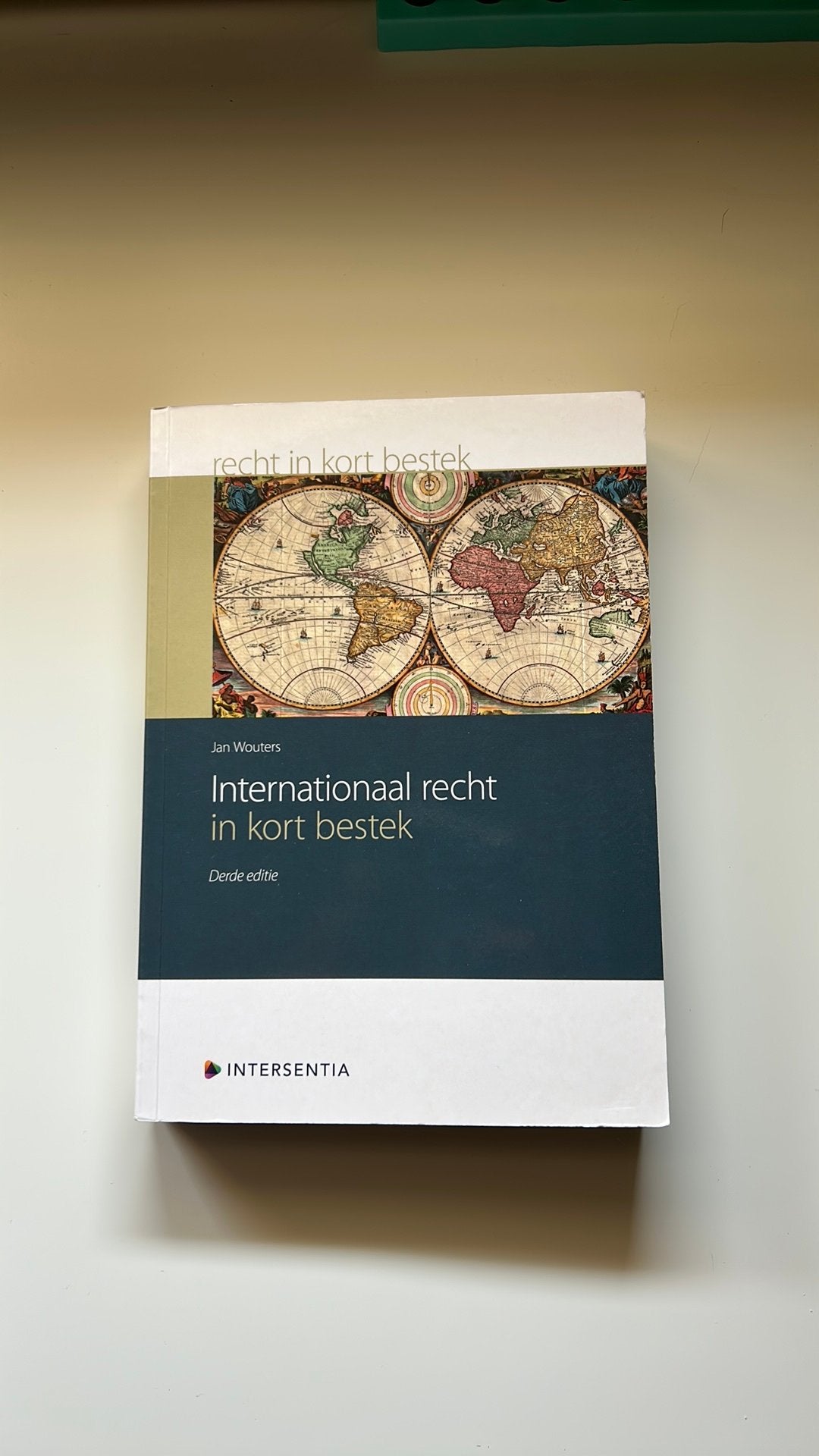 Handboek: Internationaal recht in kort bestek, Boeken, Verzenden, Zo goed als nieuw, Niet van toepassing