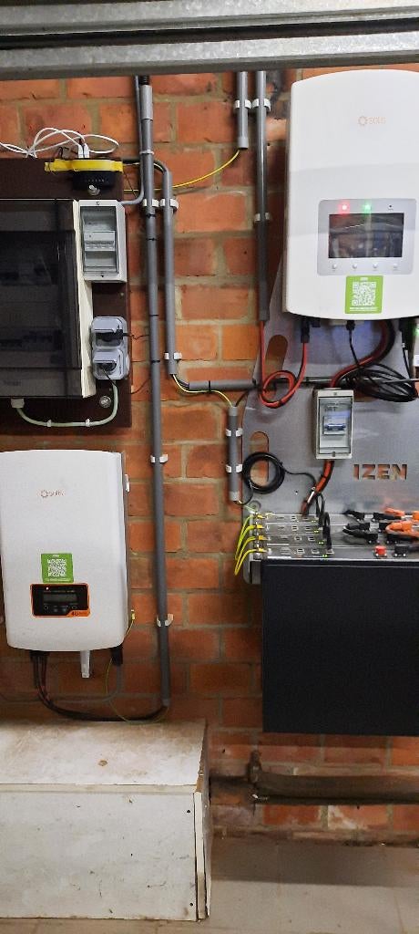 Solis omvormers en Pylontach batterijen., Divers, Divers Autre, Utilisé, Enlèvement