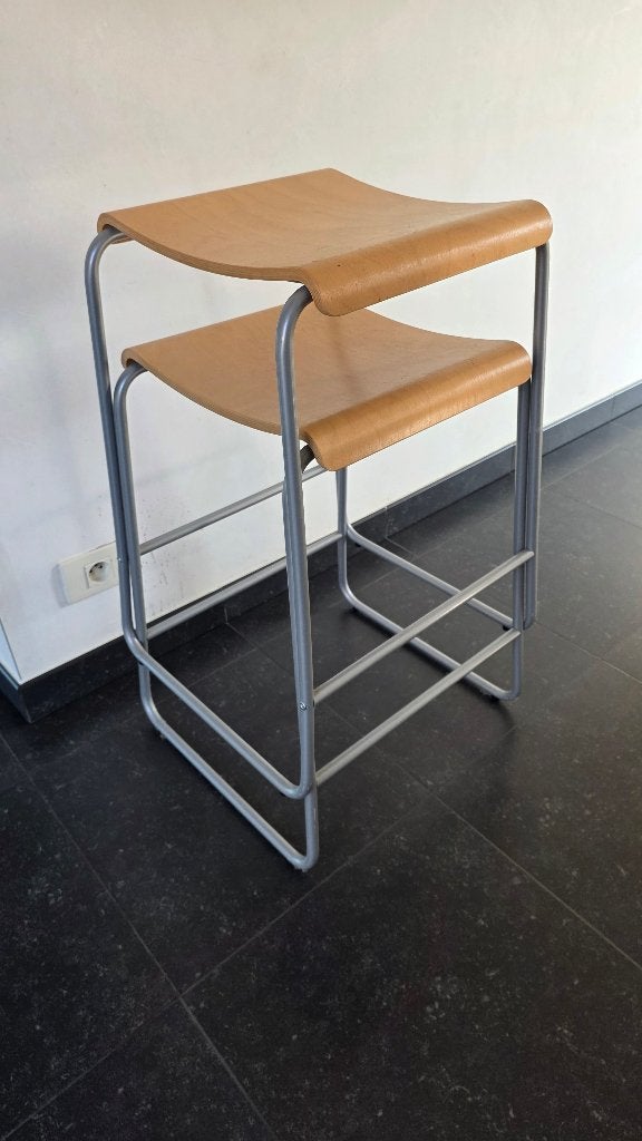 2 barkrukken hout en metaal, Scandinavisch design, Ophalen, Met voetsteun, 60 tot 90 cm, Zo goed als nieuw