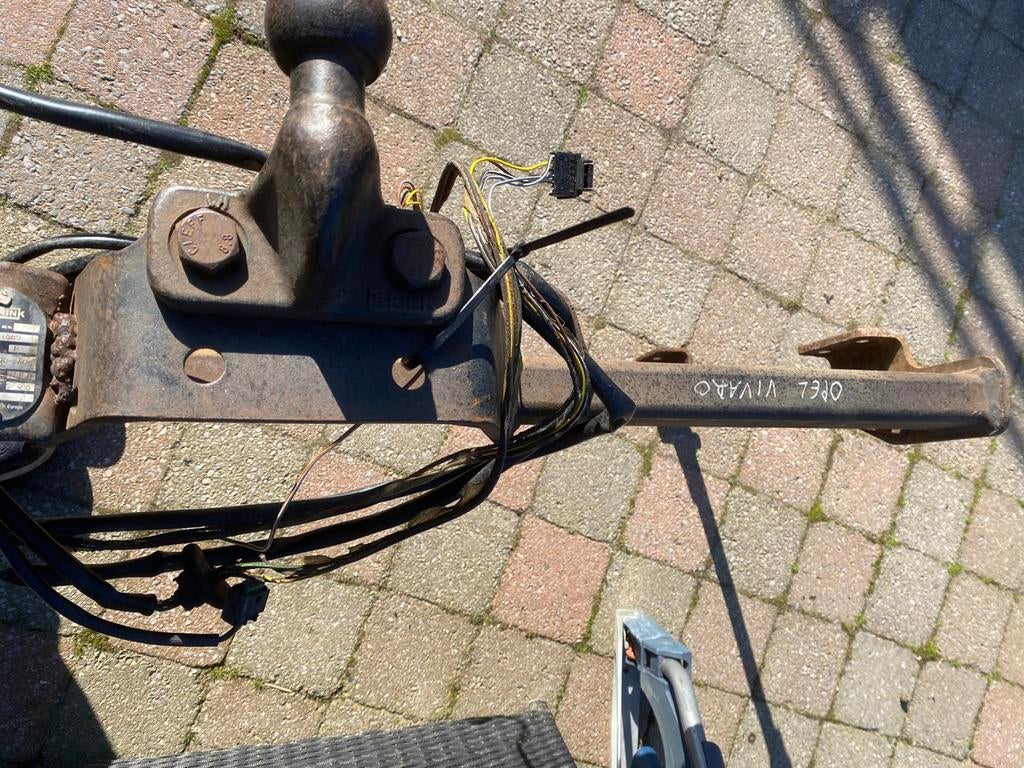 Trekhaak opel vivaro, Auto-onderdelen, Ophalen, Gebruikt