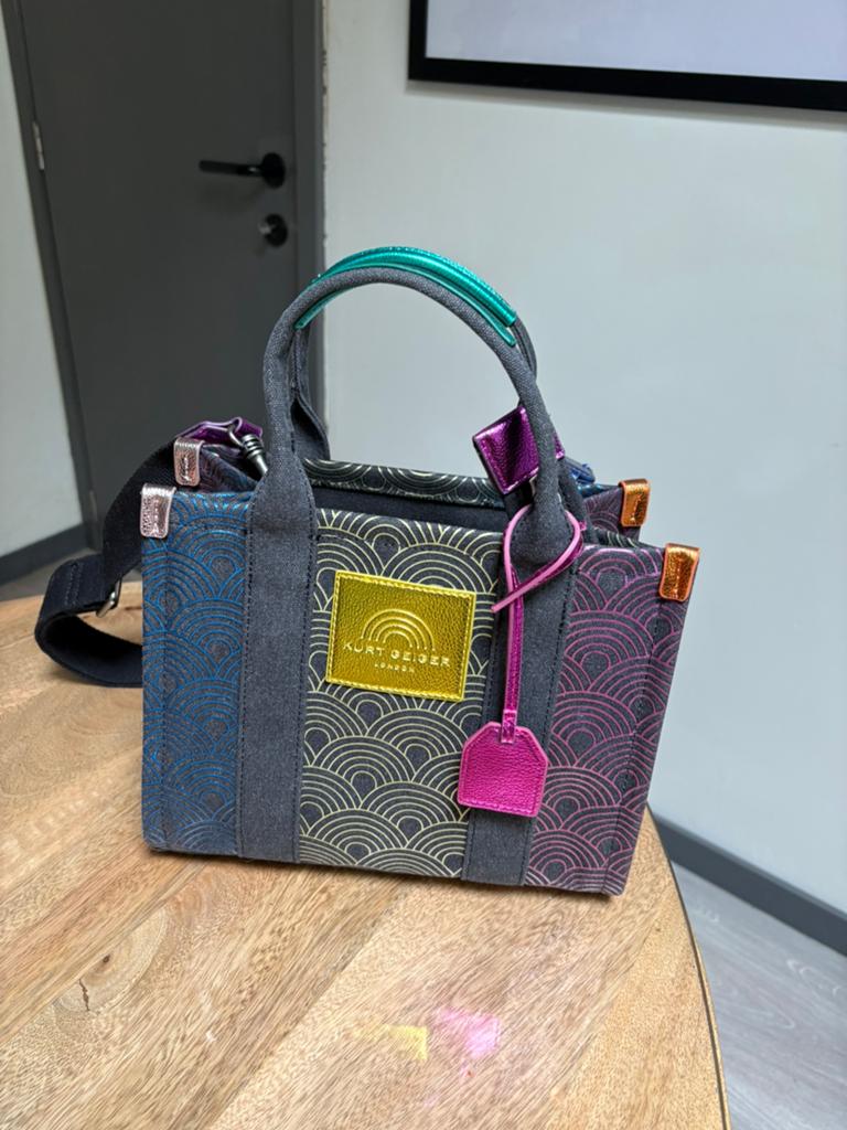 Kurt Geiger en parfait état, Enlèvement, Comme neuf