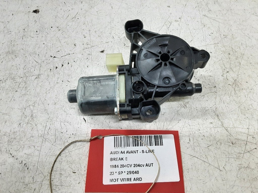 MOTEUR LEVE VITRE ELECTRIQUE ARRIÈRE DROIT A4 Avant (B9), Autos : Pièces & Accessoires, Carrosserie & Tôlerie, Audi, Arrière, Droite