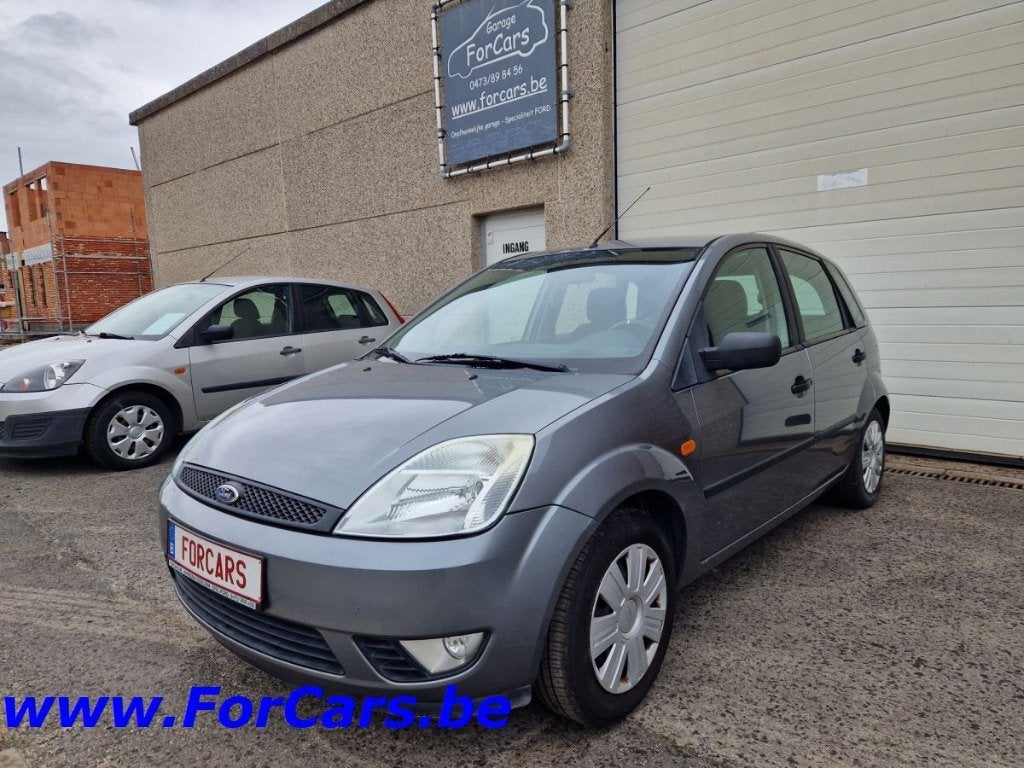 Ford Fiesta 1.3 benzine 5 dr + 1 jaar garantie, Auto's, Voorwielaandrijving, Stof, 4 cilinders, Fiësta