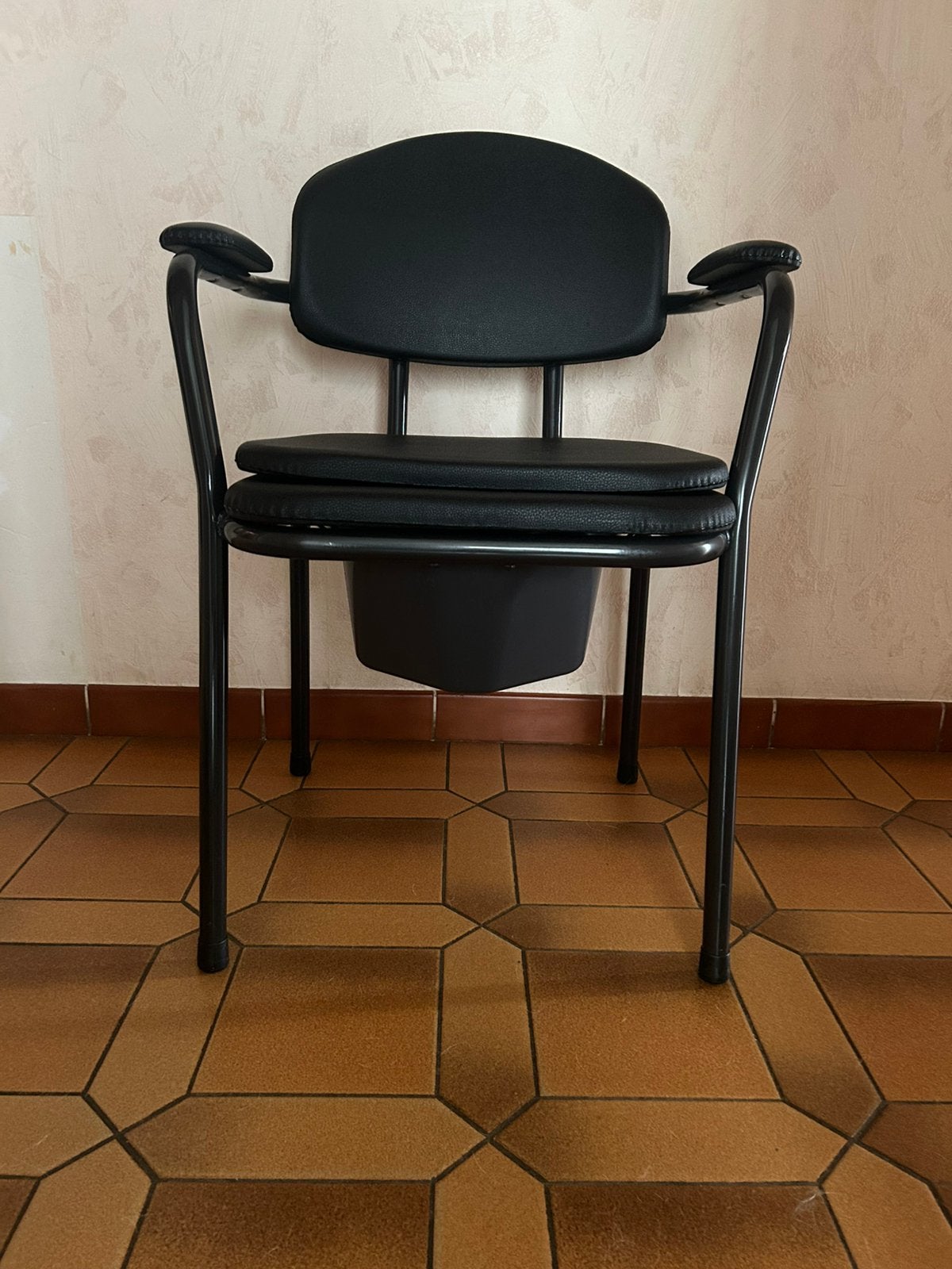 Toiletstoel, Huis en Inrichting, Stoelen, Ophalen, Overige materialen, Zwart, Nieuw