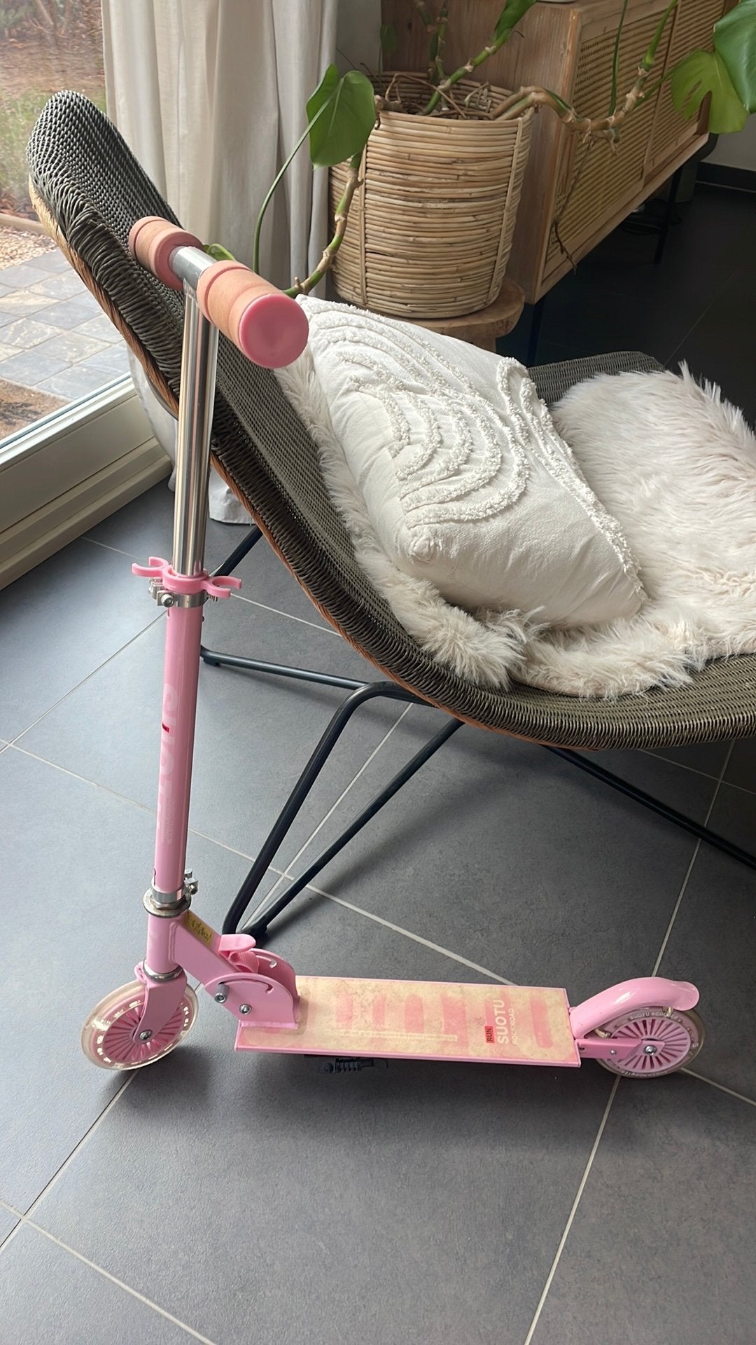 Step, wielen met lichtjes, Fietsen en Brommers, Ophalen, Gebruikt, Gewone step