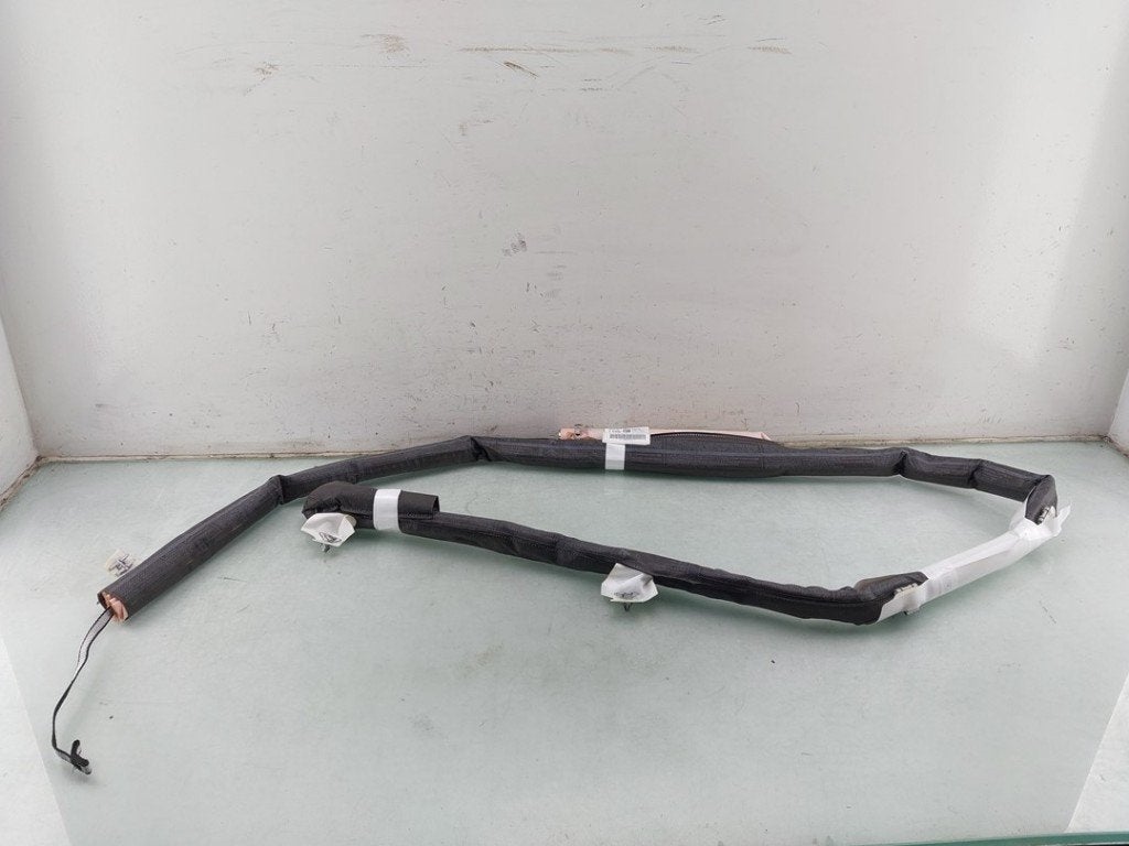 AIRBAG TOIT DROIT Peugeot 5008 II (M4 / MC / MJ / MR), Kontakt-peugeot@peugeot.com, Utilisé, Peugeot Deutschland GmbH, Bahnhofsplatz
65423  Rüsselsheim, DE