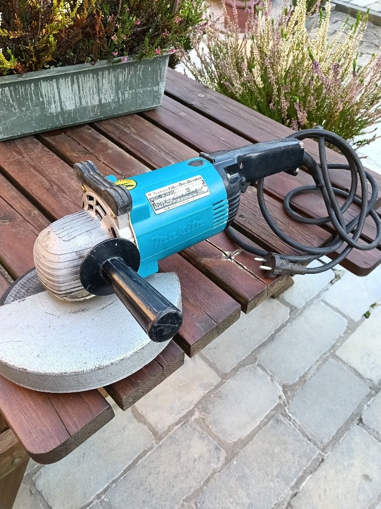 Makita 9609GBS haakse slijper,  + Nieuwe Piranha schijf, Doe-het-zelf en Bouw, Ophalen, Gebruikt, Haakse handslijpmachine