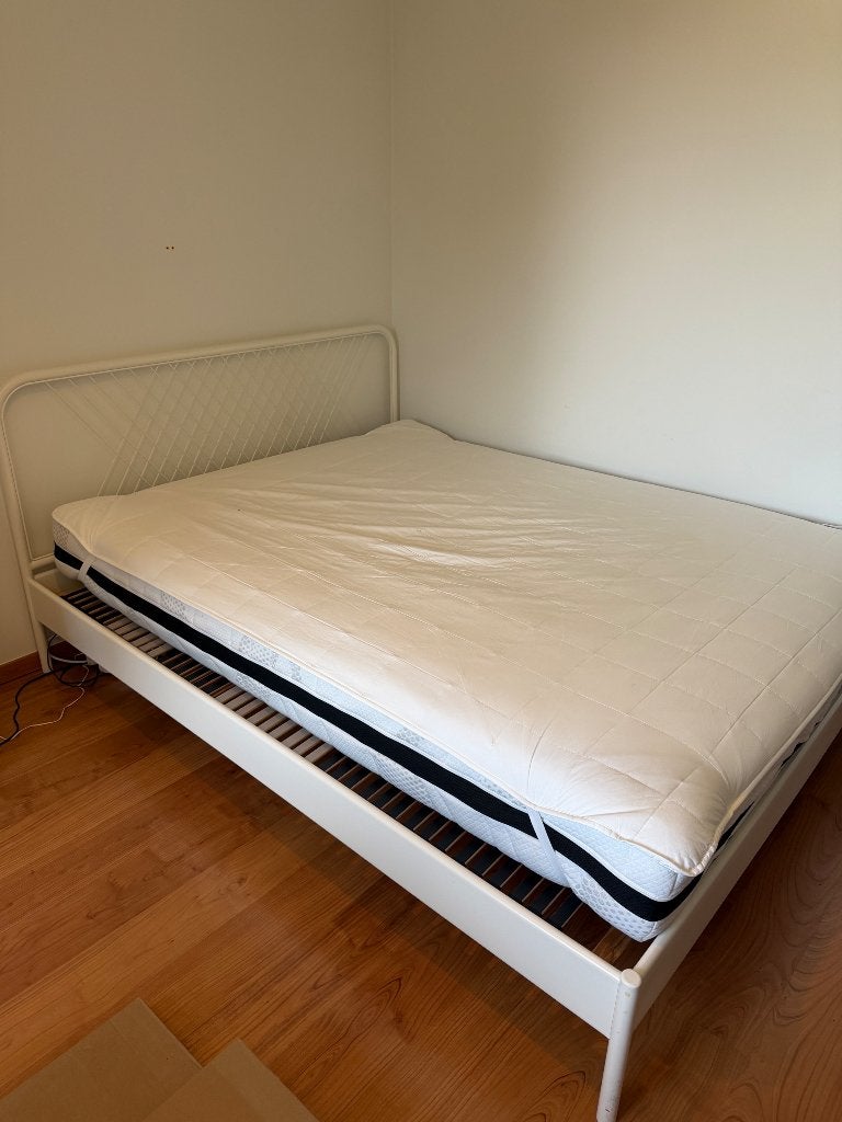 Ikea nesttun bed met swissway matras, Huis en Inrichting, Slaapkamer | Bedden, Ophalen, Gebruikt, Wit, Tweepersoons