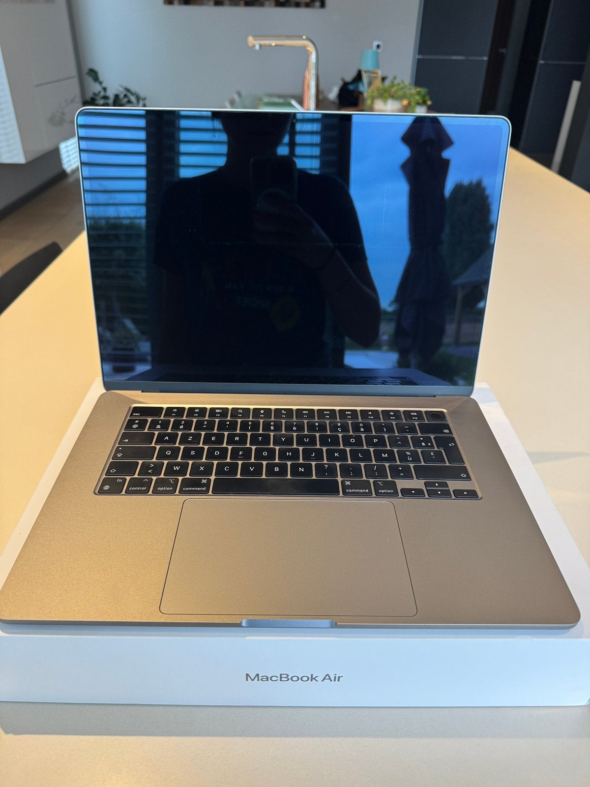 Apple Macbook Air 15” M3-chip (16GB RAM/512GB SSD), Computers en Software, Apple Macbooks, Ophalen of Verzenden, Zo goed als nieuw