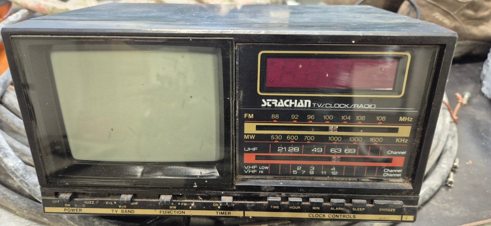 vintage tv clock radio, Ophalen