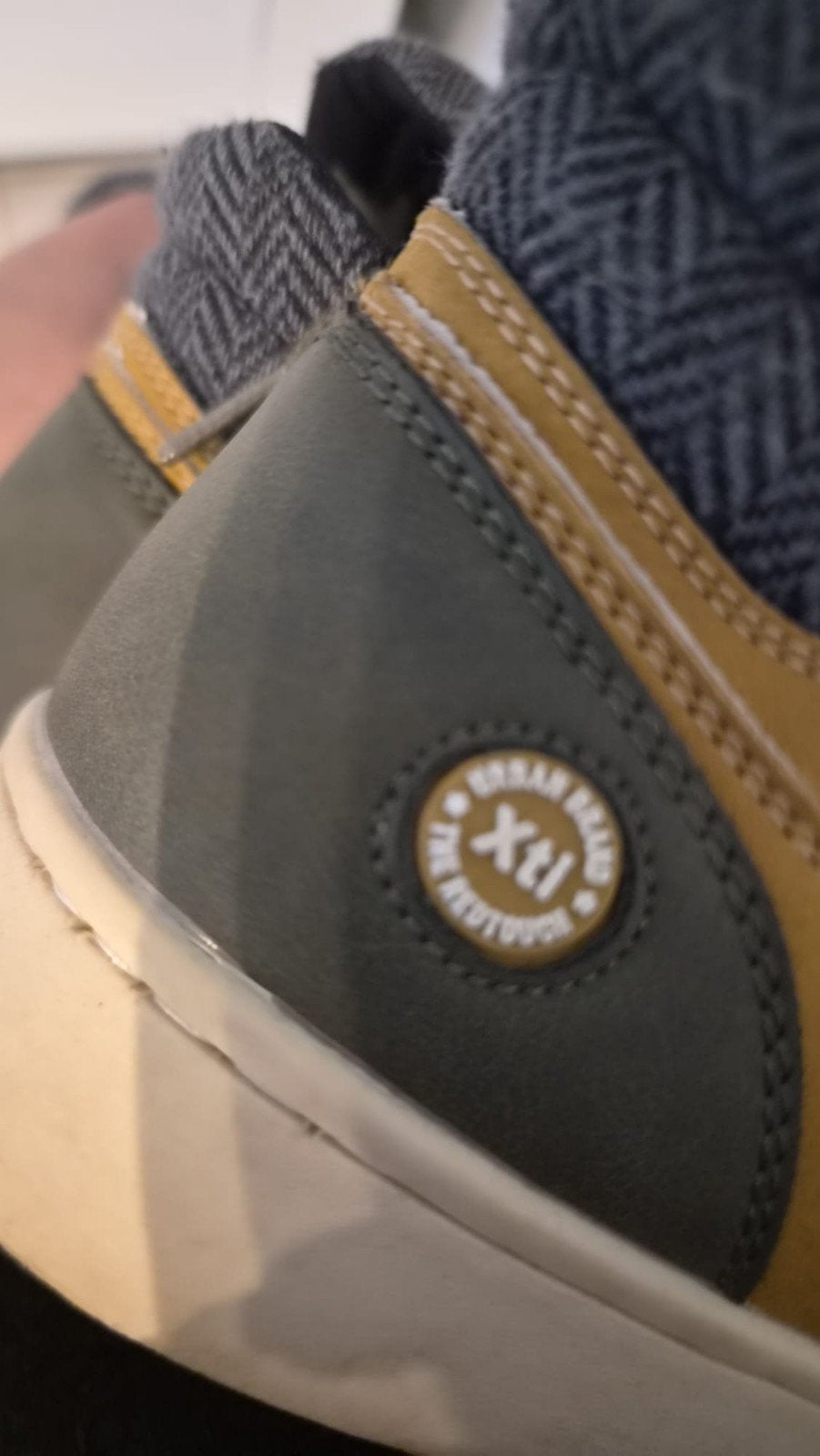 2 paar kinderenschoenen, Animaux & Accessoires, Enlèvement