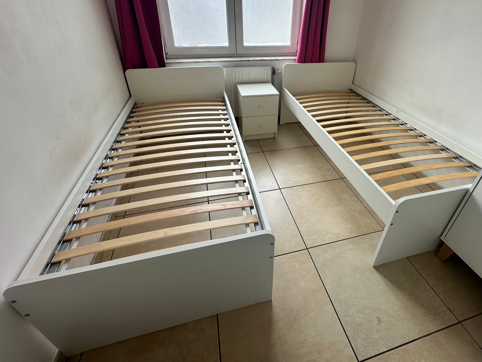Lits ikea, Enlèvement, Comme neuf