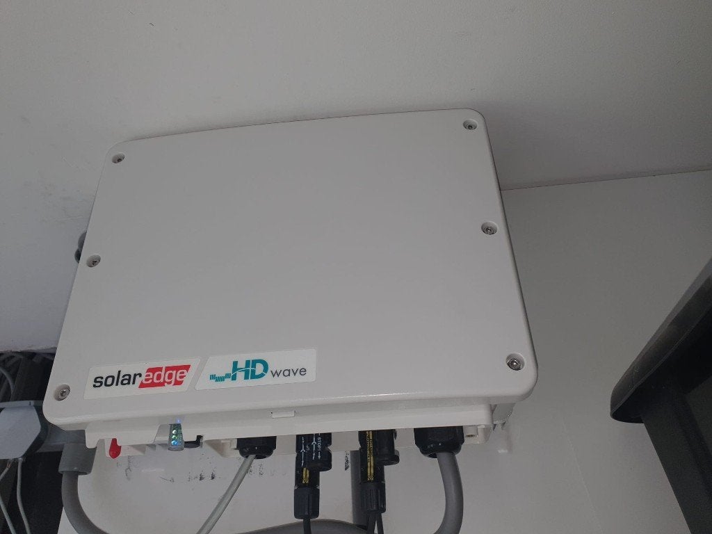 Onduleur SolarEdge SE4000H HD Wave (âgé de seulement 1 an !), Bricolage & Construction, Panneaux solaires & Accessoires, Enlèvement
