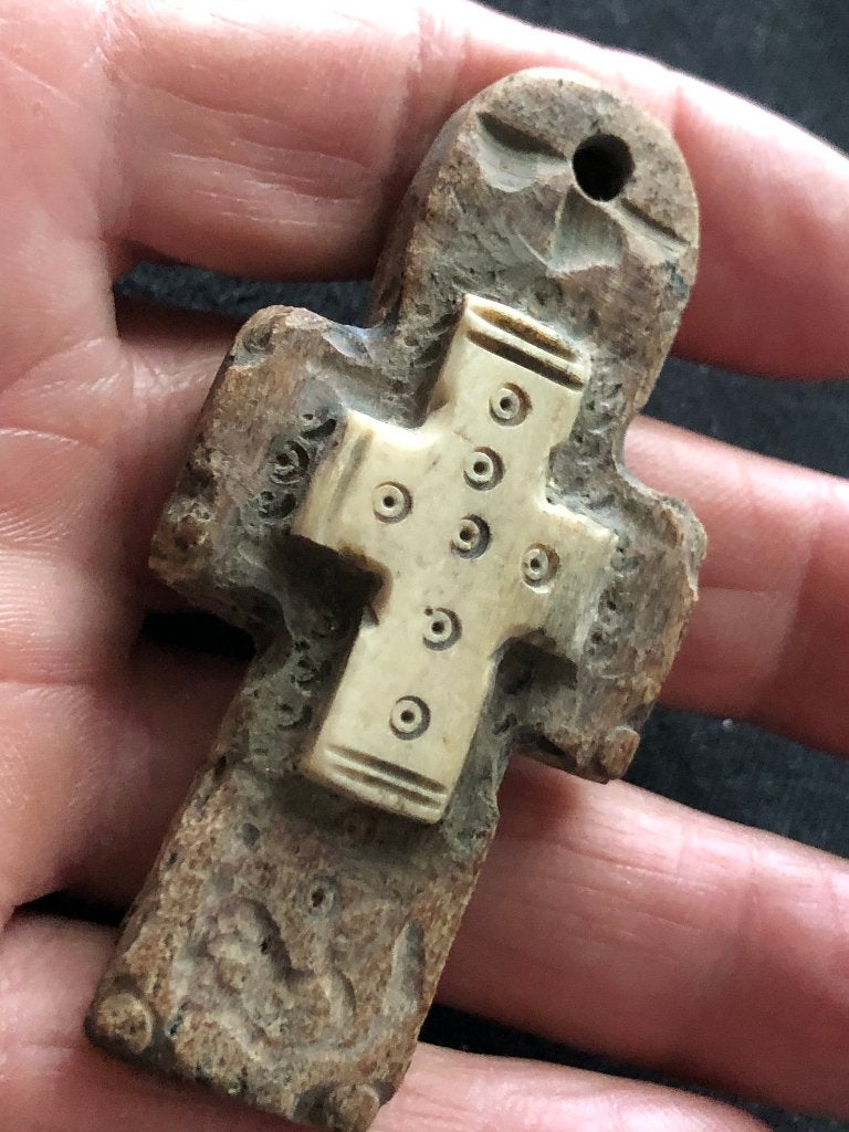 Bodemvondst Byzantijns orthodox KRUIS hanger van BOT ivoor??, Ophalen of Verzenden