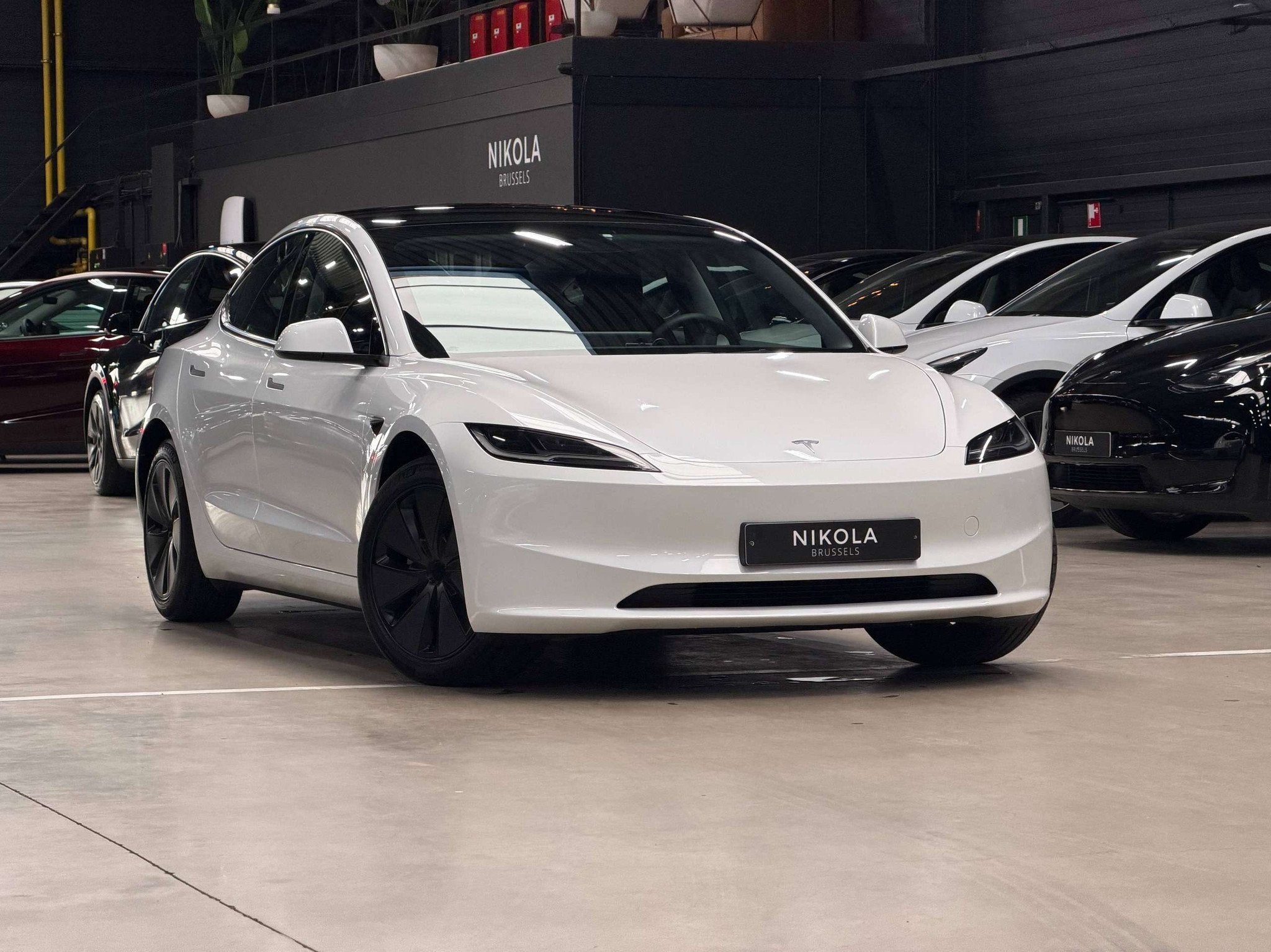Tesla Model 3 REAR WHEEL DRIVE - HARDWARE 4 - HIGHLAND PREMI, Auto's, Achterwielaandrijving, Gebruikt, Zwart, 192 kW
