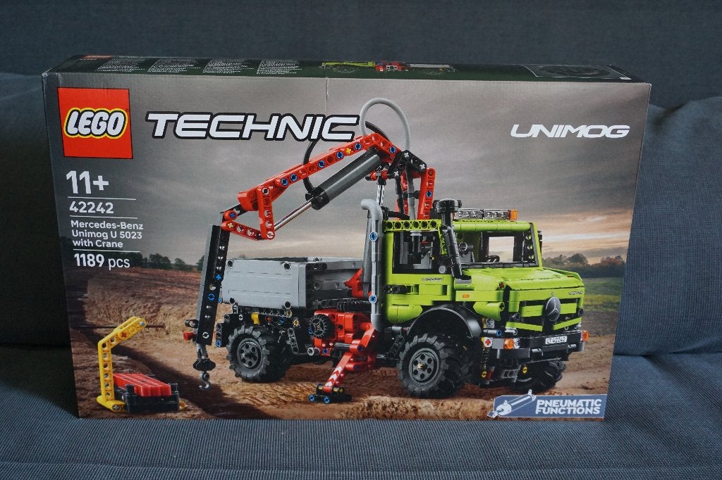 Lego Technic *42242* 'Mercedes Unimog +Grue' NEW & SEALED !!, Neuf, Enlèvement ou Envoi, Lego, Ensemble complet