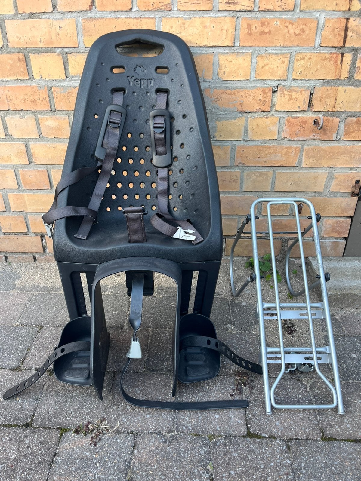 Fietsstoel Yepp, Enlèvement, Utilisé, Siège arrière, Repose-pieds