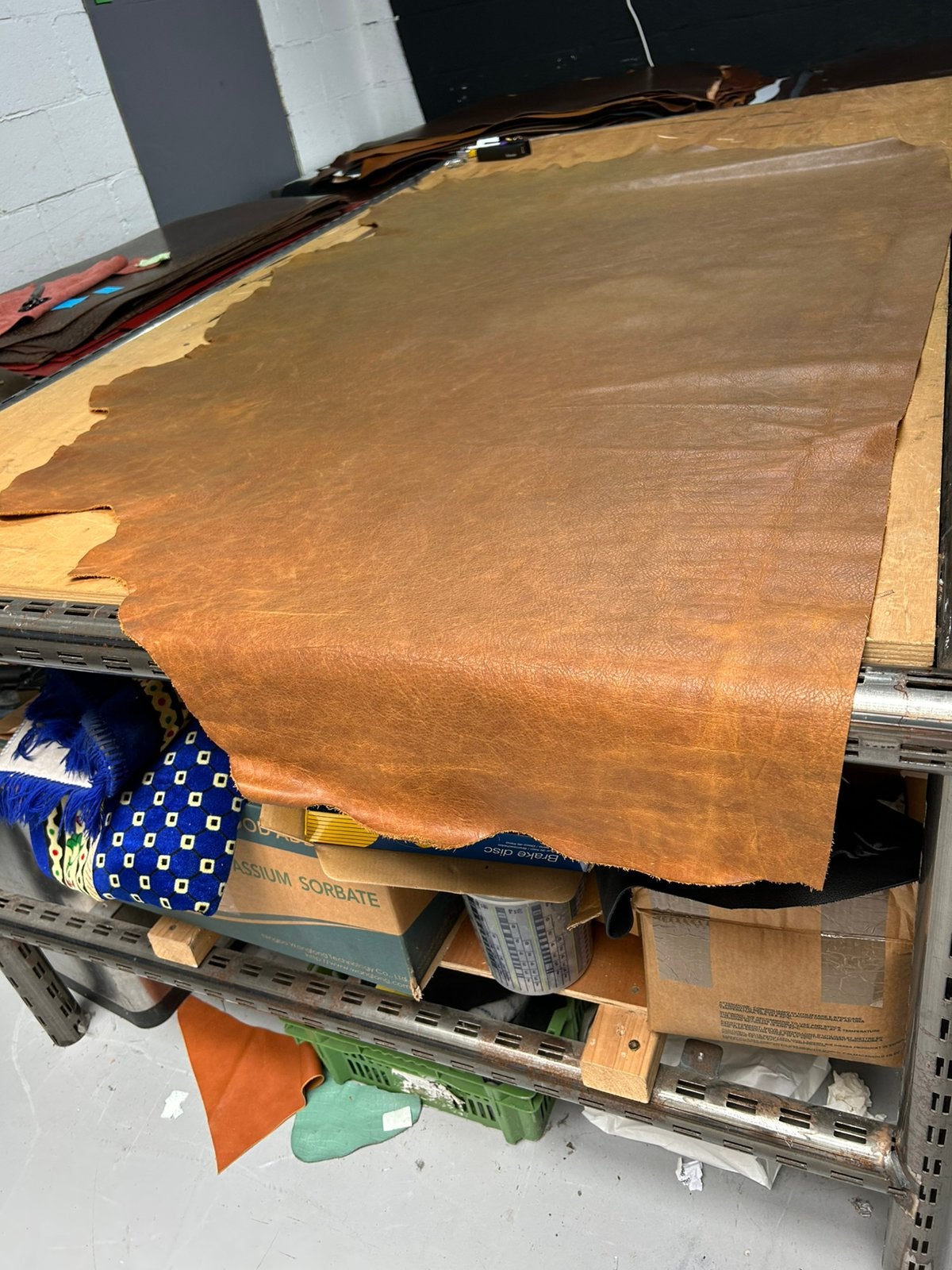 Cognac patina-vintage halve huid 1.4 mm dikte soepel A-407, Ophalen of Verzenden, Zo goed als nieuw