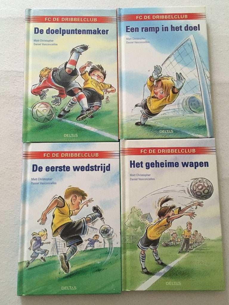 4 kinderboekjes vanaf 7 jaar over voetbalclub, Boeken, Kinderboeken | Jeugd | onder 10 jaar, Zo goed als nieuw, Fictie algemeen