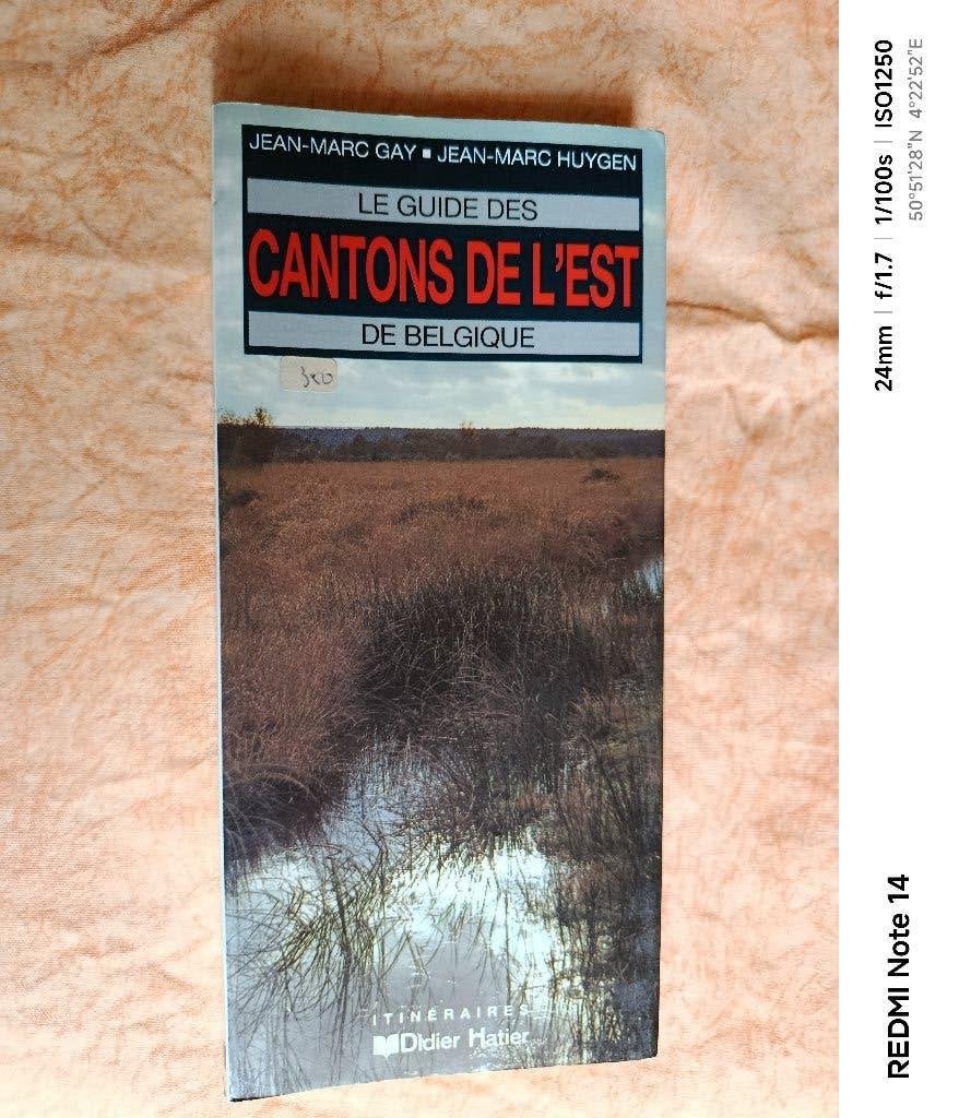 LE GUIDE DES CANTONS DE L'EST DE BELGIQUE, Ophalen of Verzenden, Zo goed als nieuw, Reisgids of -boek, Jean-Marc Gay et Jean-Marc Huygen.