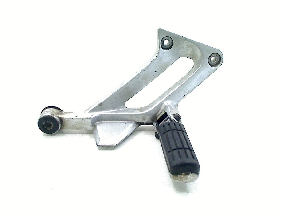 REPOSE PIEDS SUPPORT ARRIÈRE DROIT Yamaha, Yamaha Motor Europe N.V., Utilisé, Customersupport@yamaha-motor.co.uk, Koolhovenlaan 101
1119 NC  Schiphol-Rijk, NL