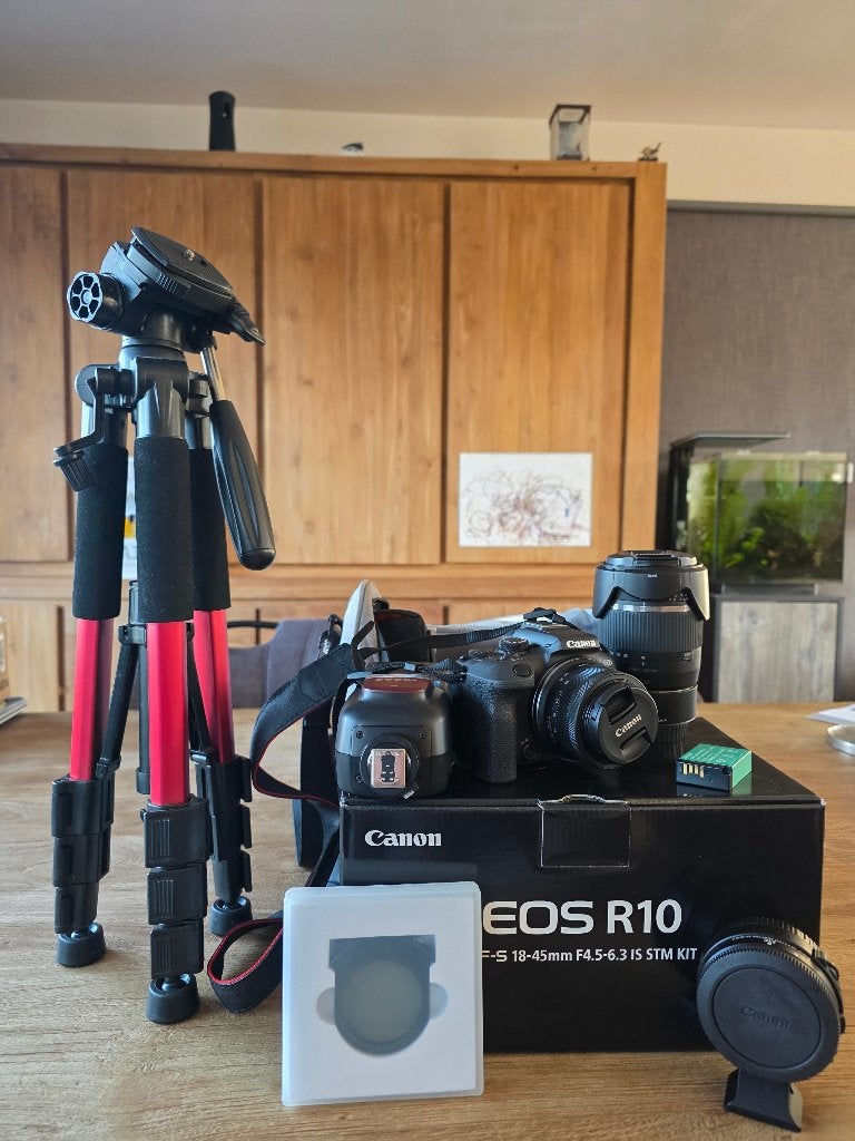 Canon EOS R10, Enlèvement, Comme neuf, Canon