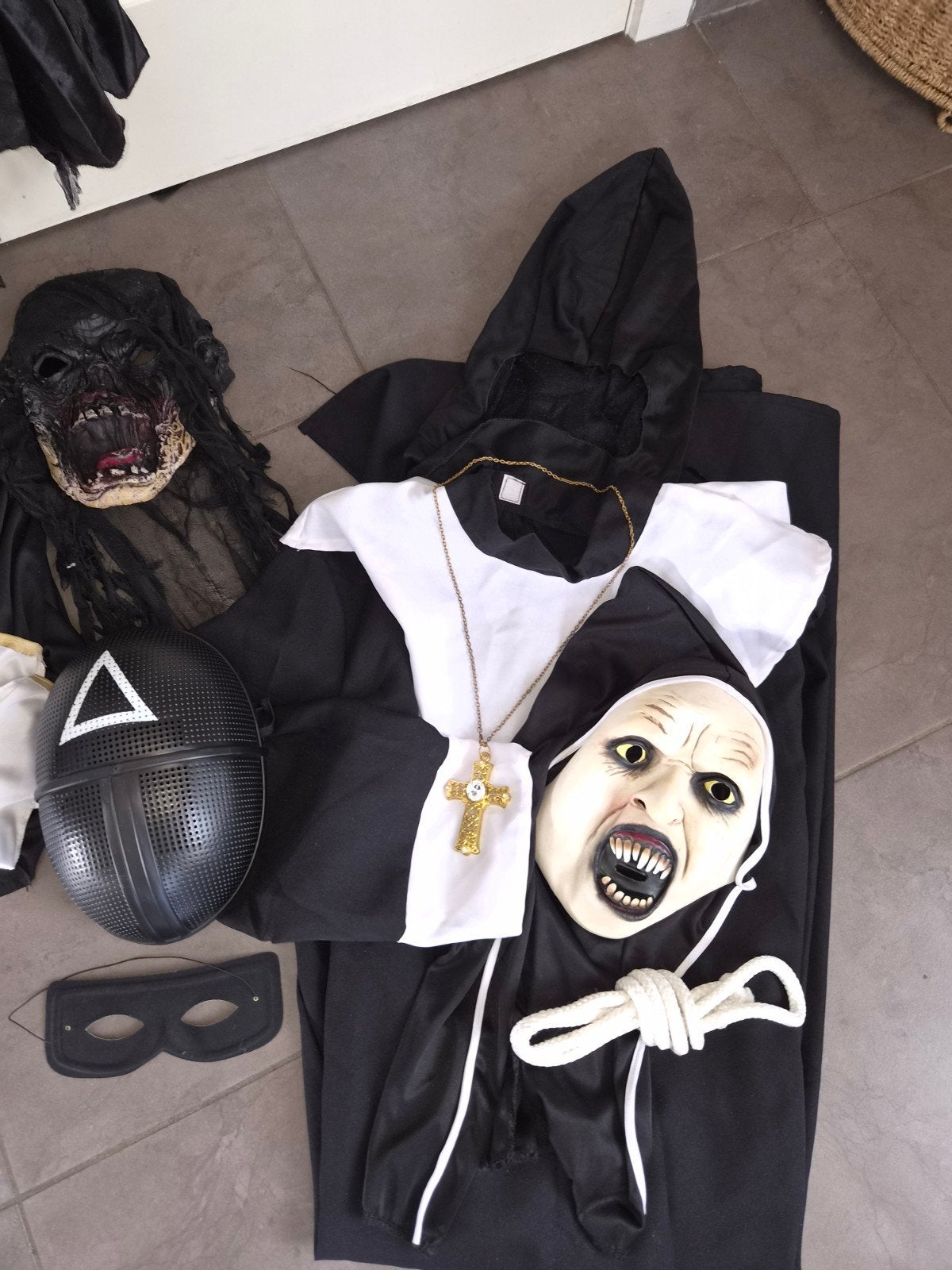 Halloweenkleding : groot lot !!, Ophalen, Zo goed als nieuw