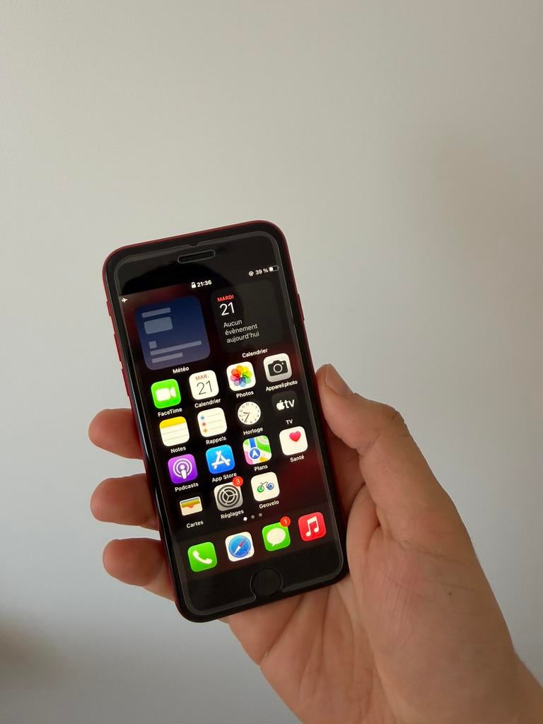 Nieuwe iPhone se 2 rood, Telecommunicatie, Ophalen of Verzenden, Zo goed als nieuw