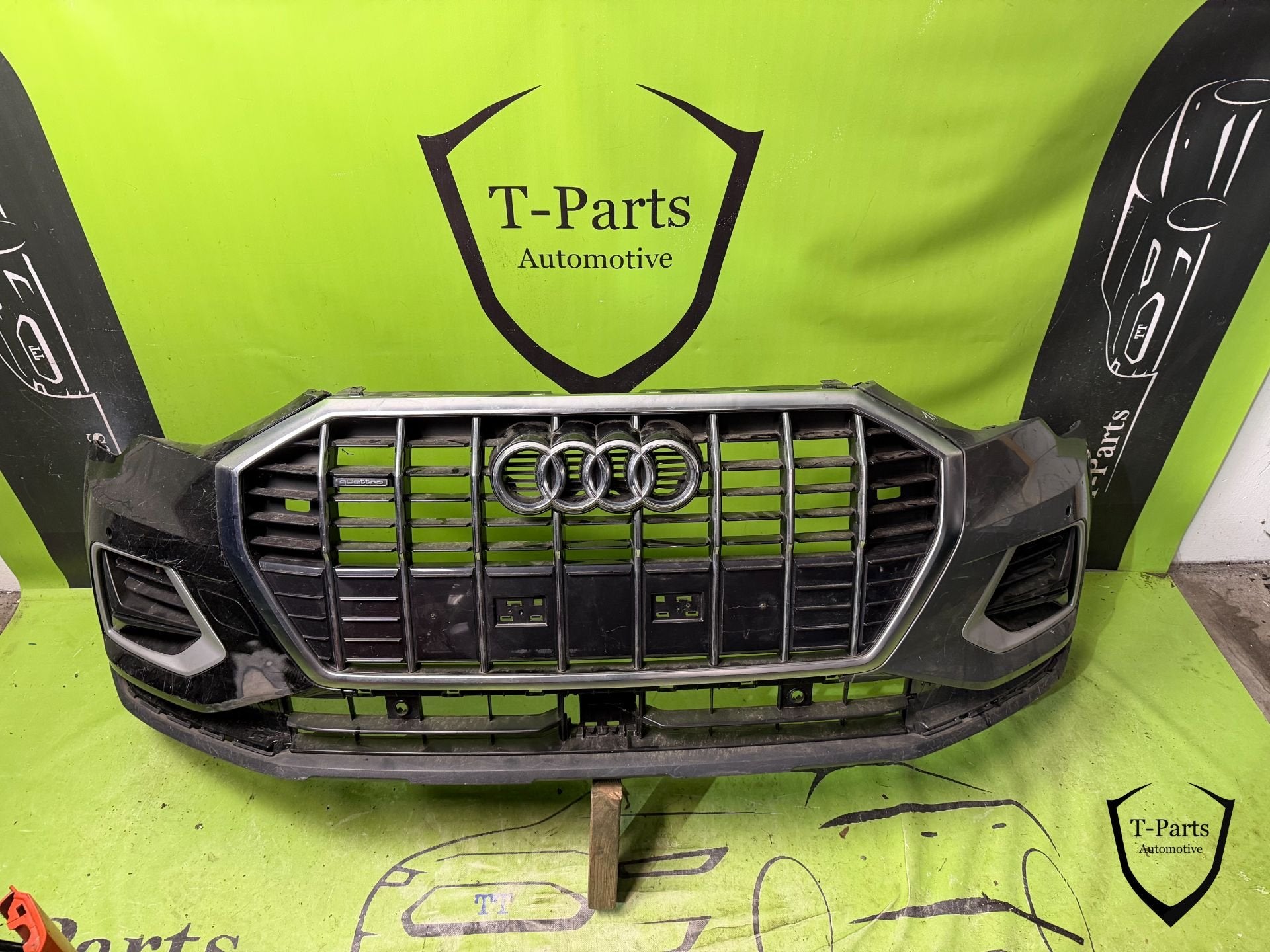 audi Q3 voorbumper bumper rooster 2018+, Gebruikt, AUDI AG, Auto-Union-Strasse 1
85045  Ingolstadt, DE, Audi
