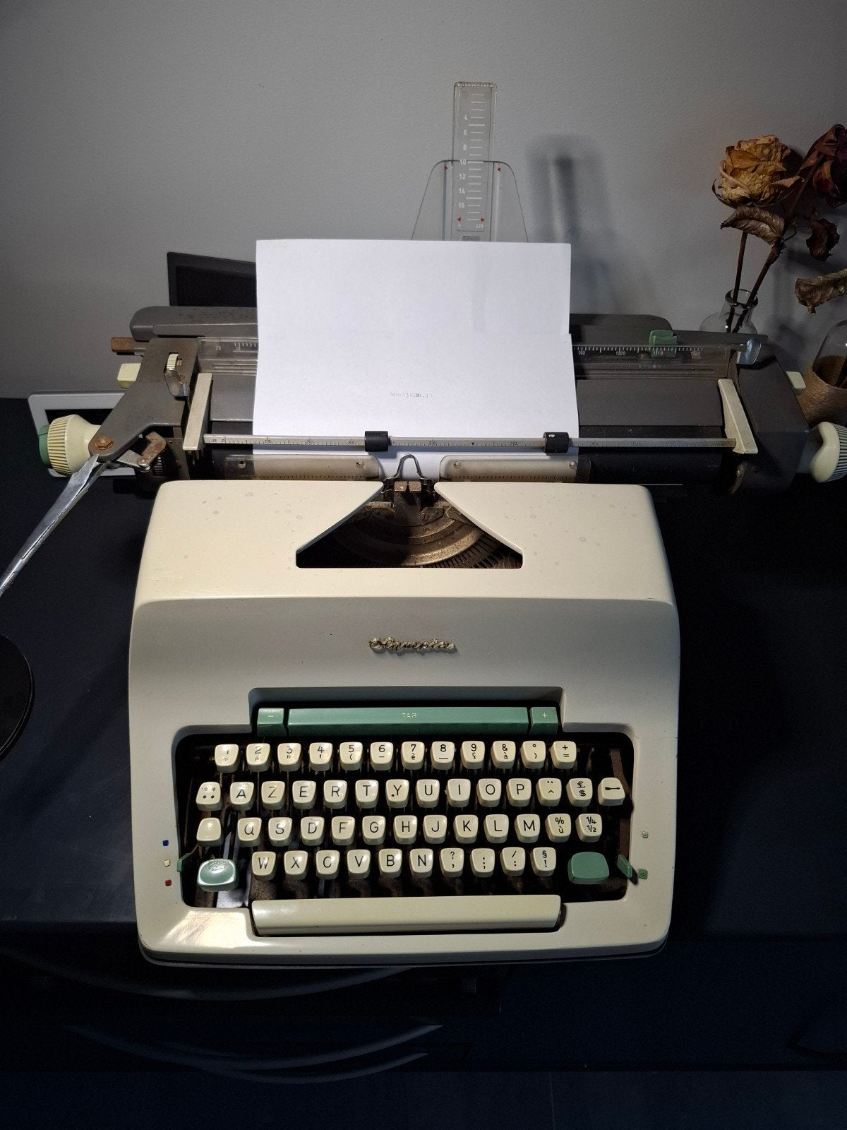 Machine à écrire/machine à écrire Olympia SG3 AZERTY 1966 Al, Divers, Machines à écrire, Enlèvement, Utilisé